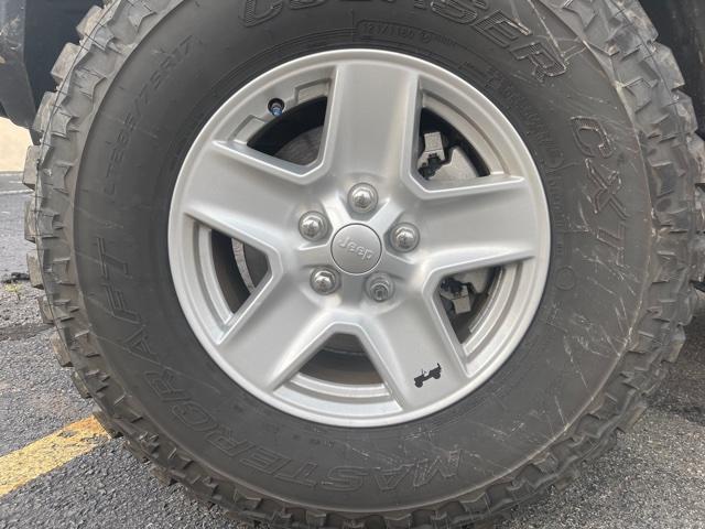 Jeep Gladiator Mastercraft Courser CXT 285/75/17 tires (4) IMG_5725