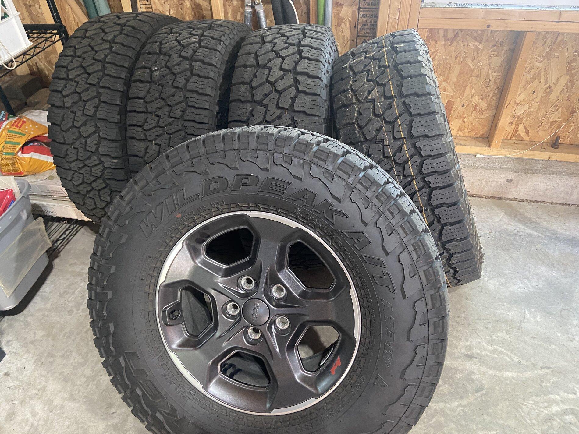 Jeep Gladiator $1200 - Gladiator Rubicon Diesel Suspension + Wheels / Tires + Terraflex 1.5" lift kit + .75" Rear Daystar IMG_2260