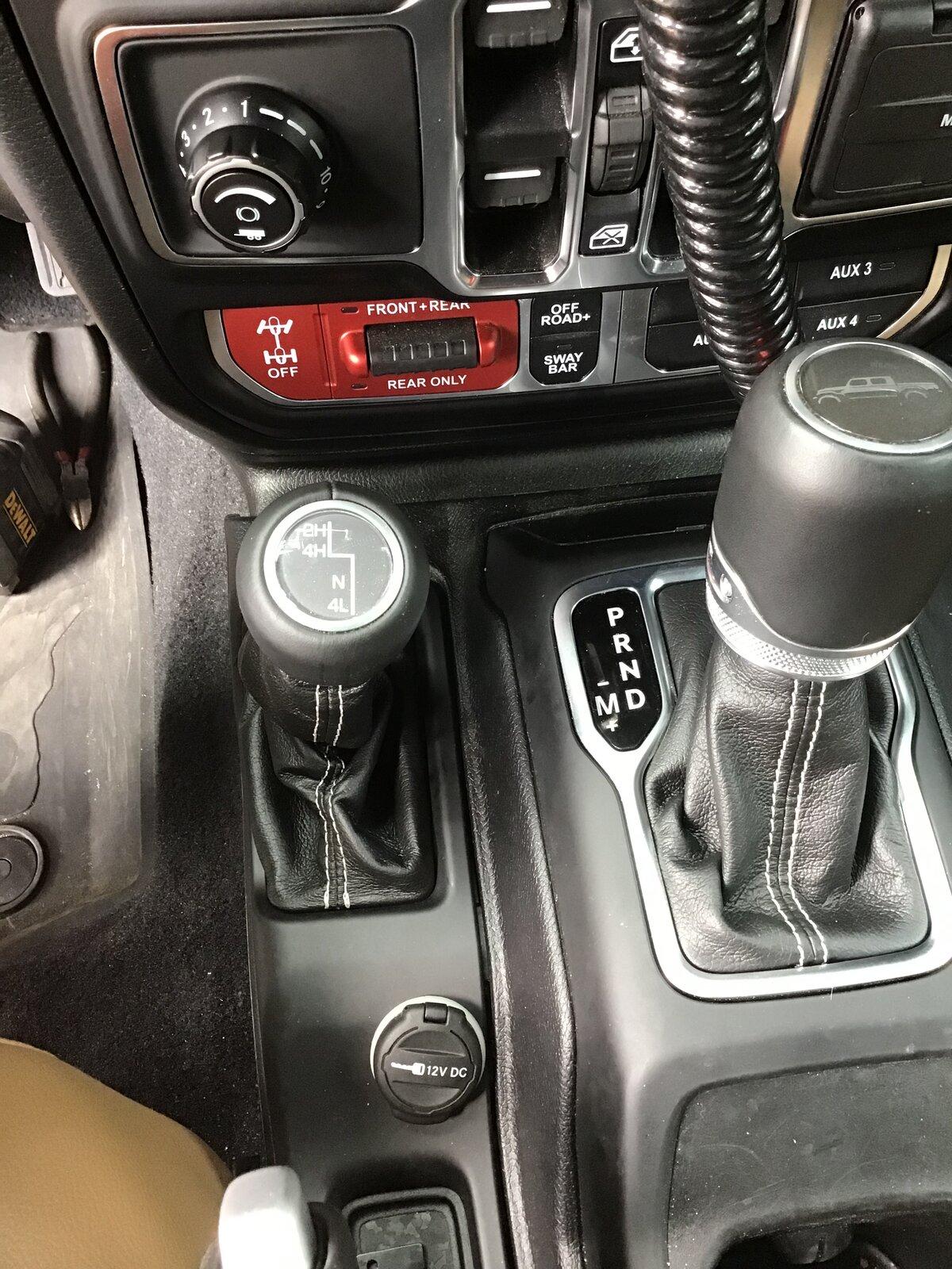 Jeep Gladiator Trailer brake controller install. 82215652 9A39BC30-CCE4-4AC2-B47C-F38B43B214D6
