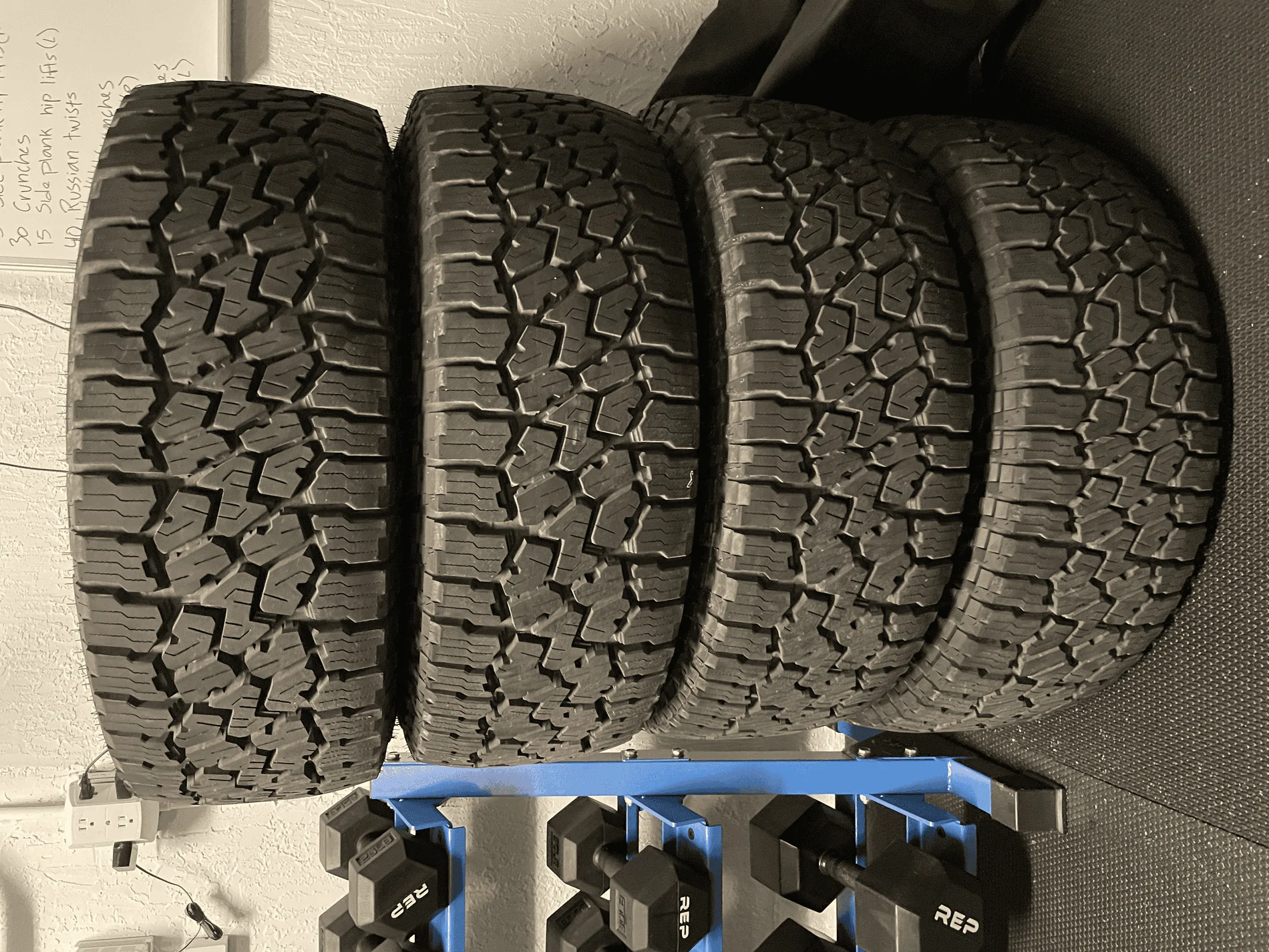 Jeep Gladiator Rubicon wheels and Falken Wildpeaks tempImageO1sK94