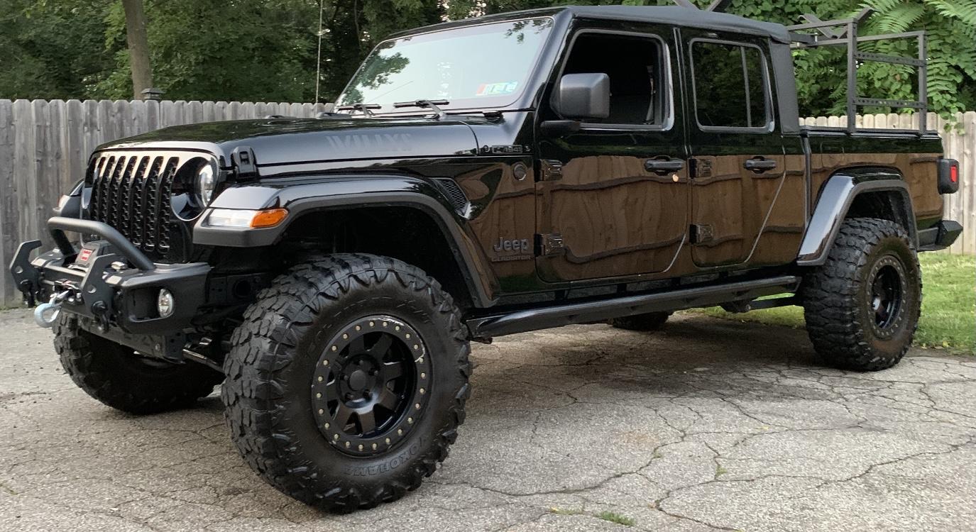 Jeep Gladiator BLACK Gladiator JT Club 787D5E7E-6F77-46C0-A180-508D0DC8C041