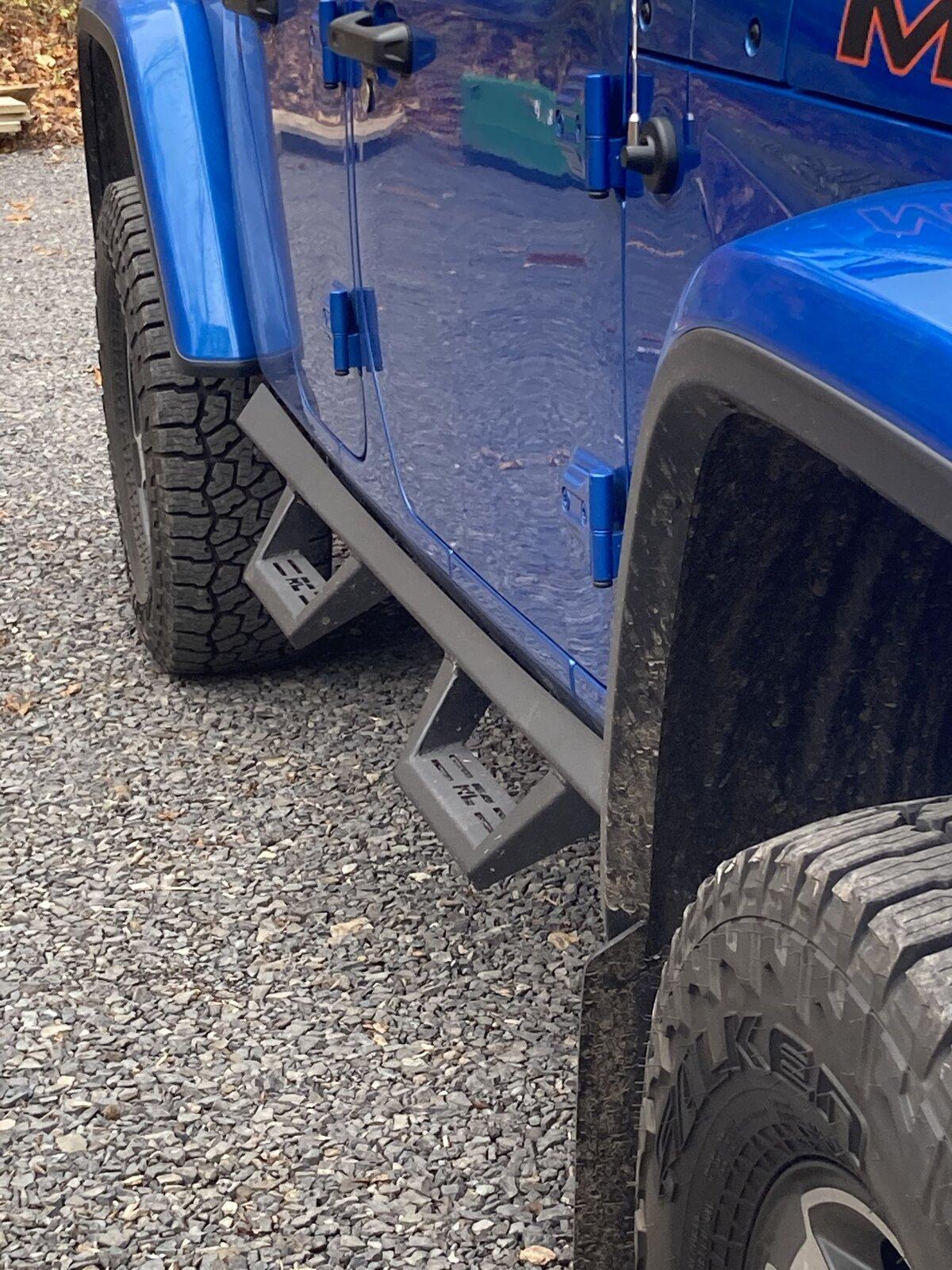 Jeep Gladiator Lowering suspension / ride height for easier access by wife? 4257627D-264C-4FA4-98B4-A4FFA9DF5884