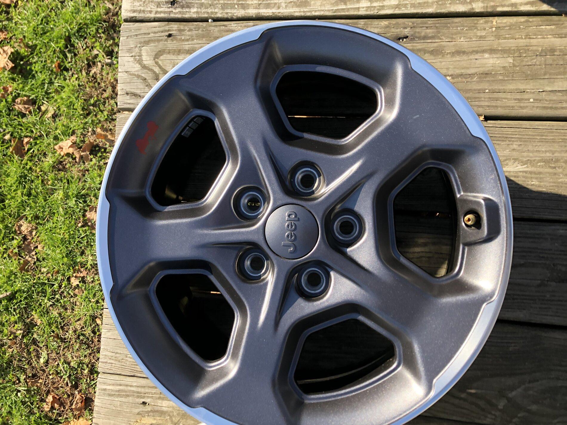 Jeep Gladiator Rubicon Rims 127FA90C-5A1E-4619-B40C-A496168A3683