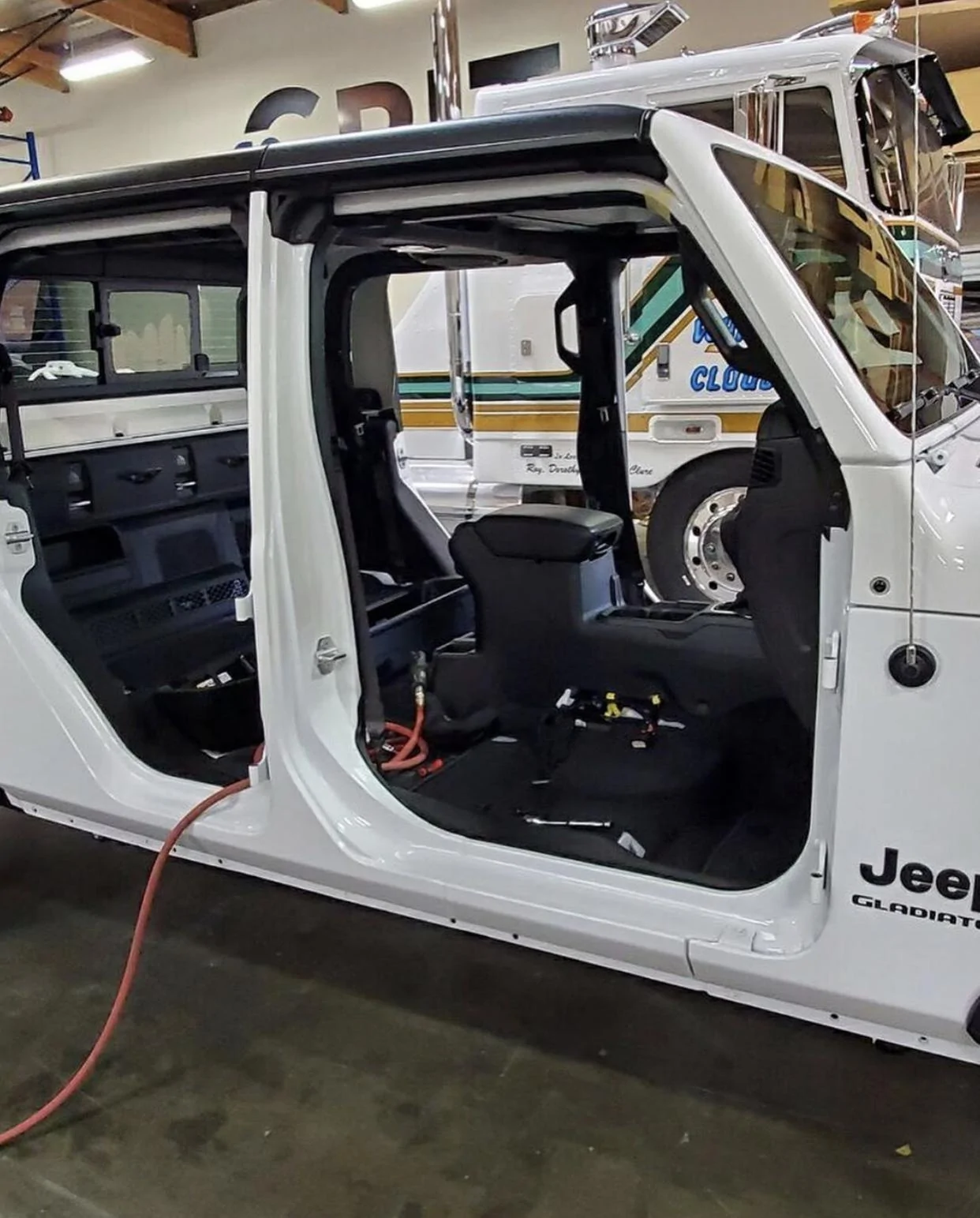 Jeep Gladiator BRIGHT WHITE Gladiator JT Club 98D78225-9A9F-4F1D-8D3D-CBA4D6DA2118