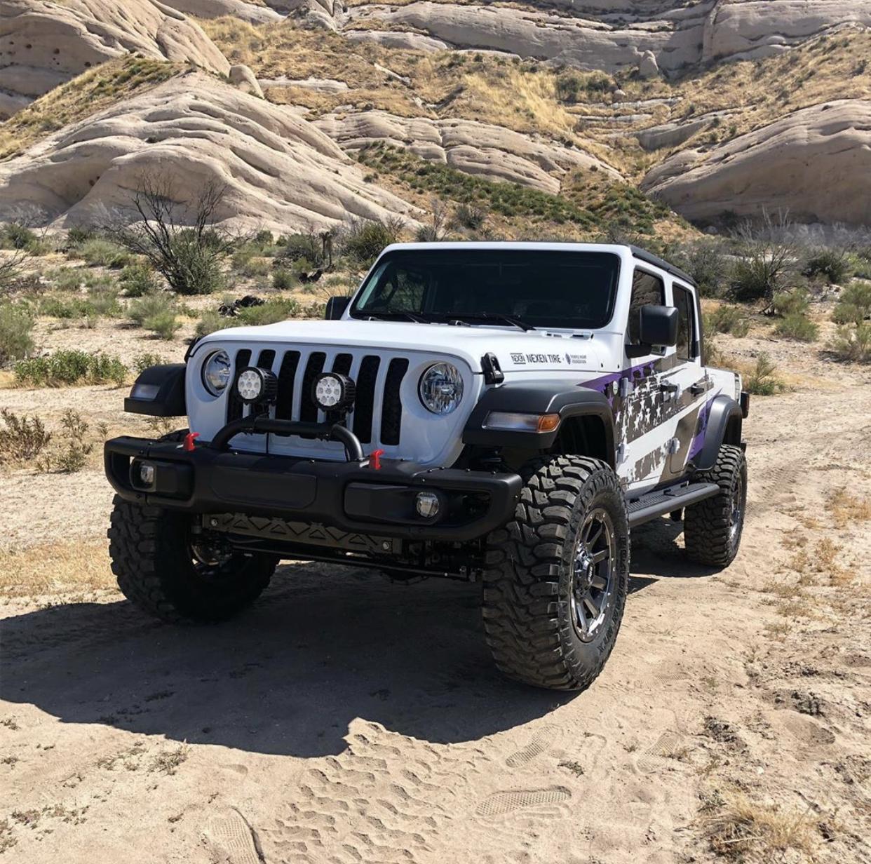 Jeep Gladiator BRIGHT WHITE Gladiator JT Club 79FBE3D4-7B89-4120-A6C3-1713808FB066
