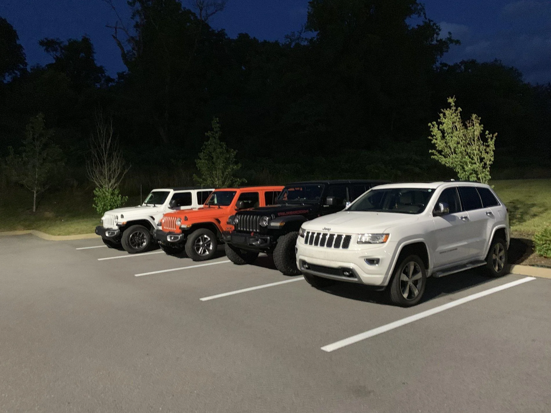 Jeep Gladiator Jeeps Parking Next To Jeeps upload_2019-6-8_7-43-25