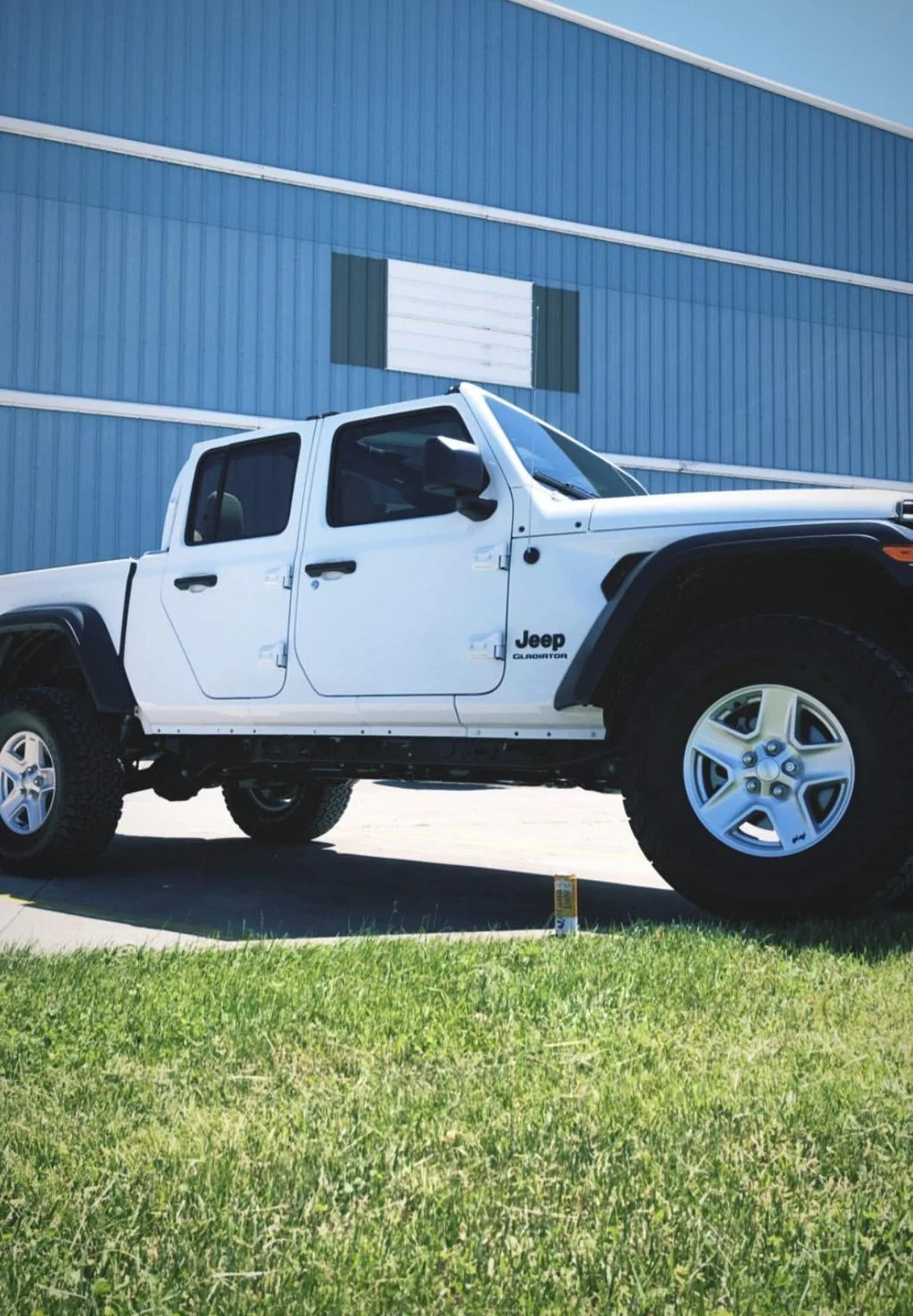 Jeep Gladiator BRIGHT WHITE Gladiator JT Club 7DBC959D-A8E7-4626-A0B3-CE3D461666AB