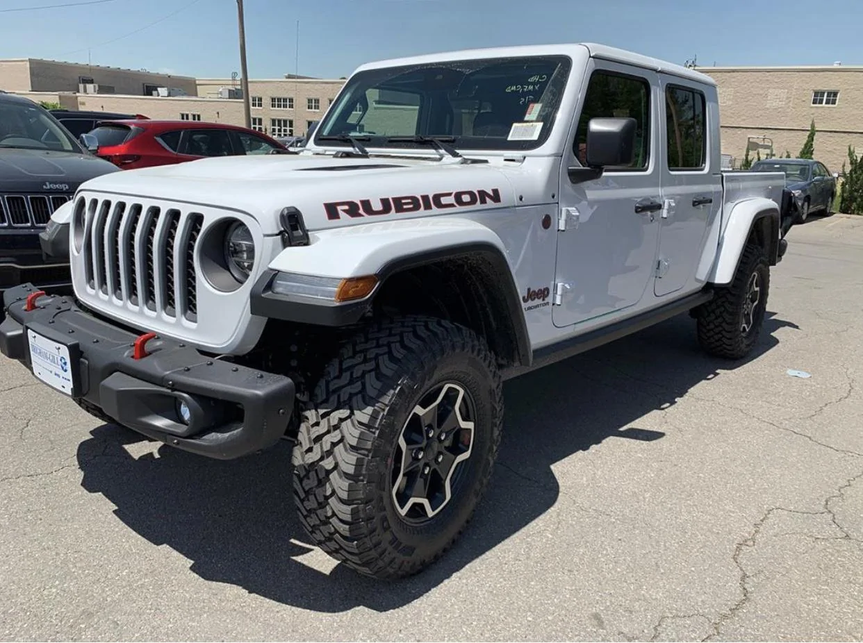 Jeep Gladiator BRIGHT WHITE Gladiator JT Club B9A0D0D1-0557-4C55-B096-DE74311A371E
