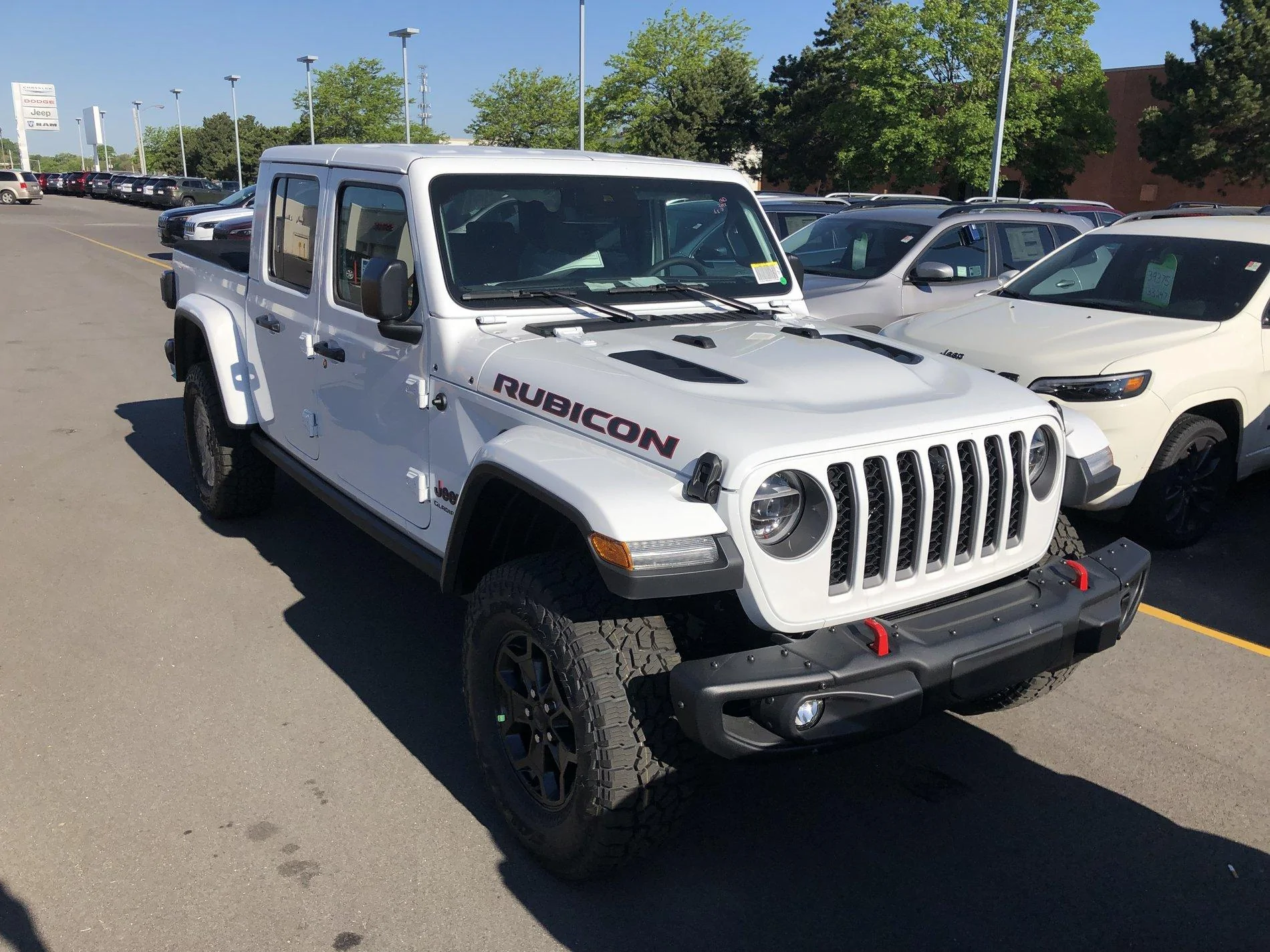 Jeep Gladiator BRIGHT WHITE Gladiator JT Club 0BFB8A15-6651-4E2A-BED1-383BB49CAF45