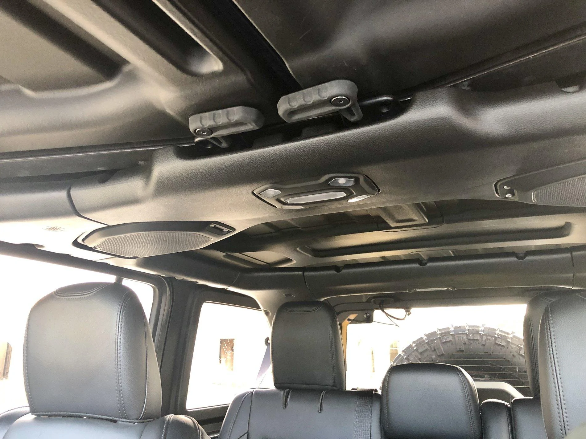 Jeep Gladiator Painting the freedom top 989F6B82-4D9A-49F7-9542-77C9B7A1B93D