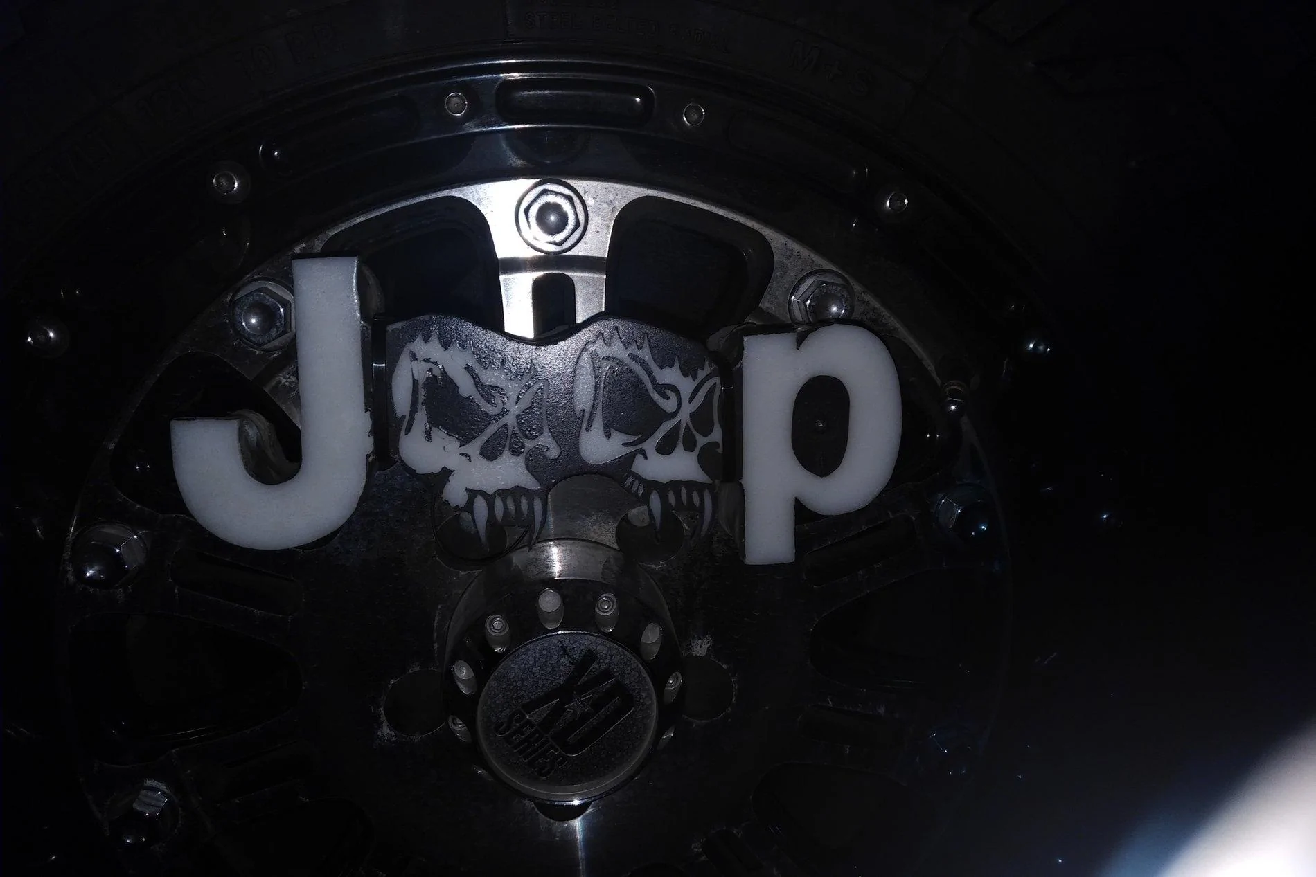 Jeep Gladiator "JEEP" tailgate badge mods? IMG_20190608_2209486