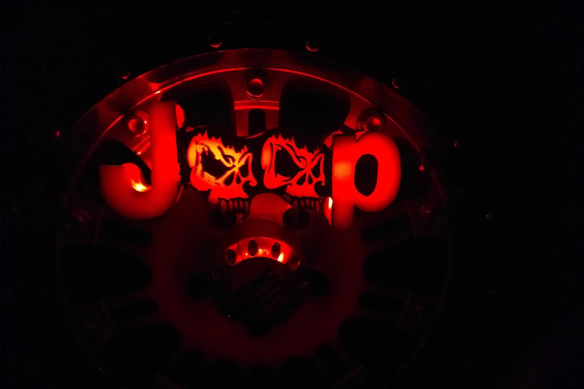 Jeep Gladiator "JEEP" tailgate badge mods? IMG_20190608_2209129