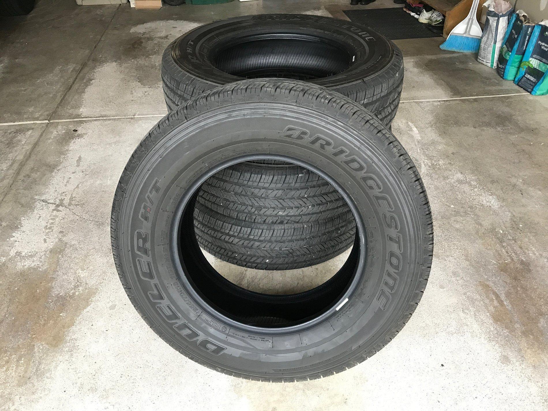 Jeep Gladiator Four Bridgestone Dueler 685 tires - 255 70R18 - Gladiator takeoffs IMG_3606