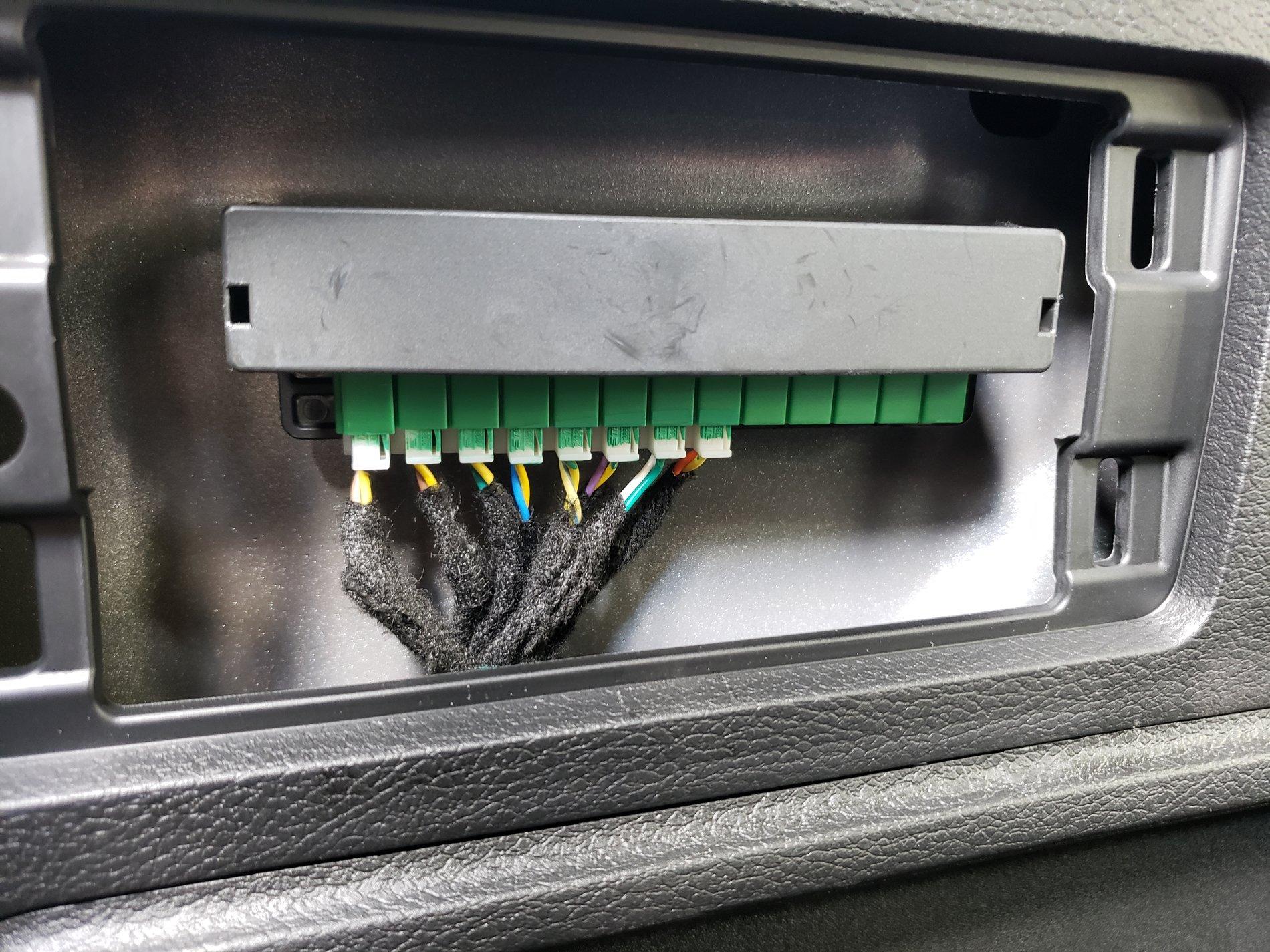 Jeep Gladiator who is getting the bluetooth speaker? 20190605_165810