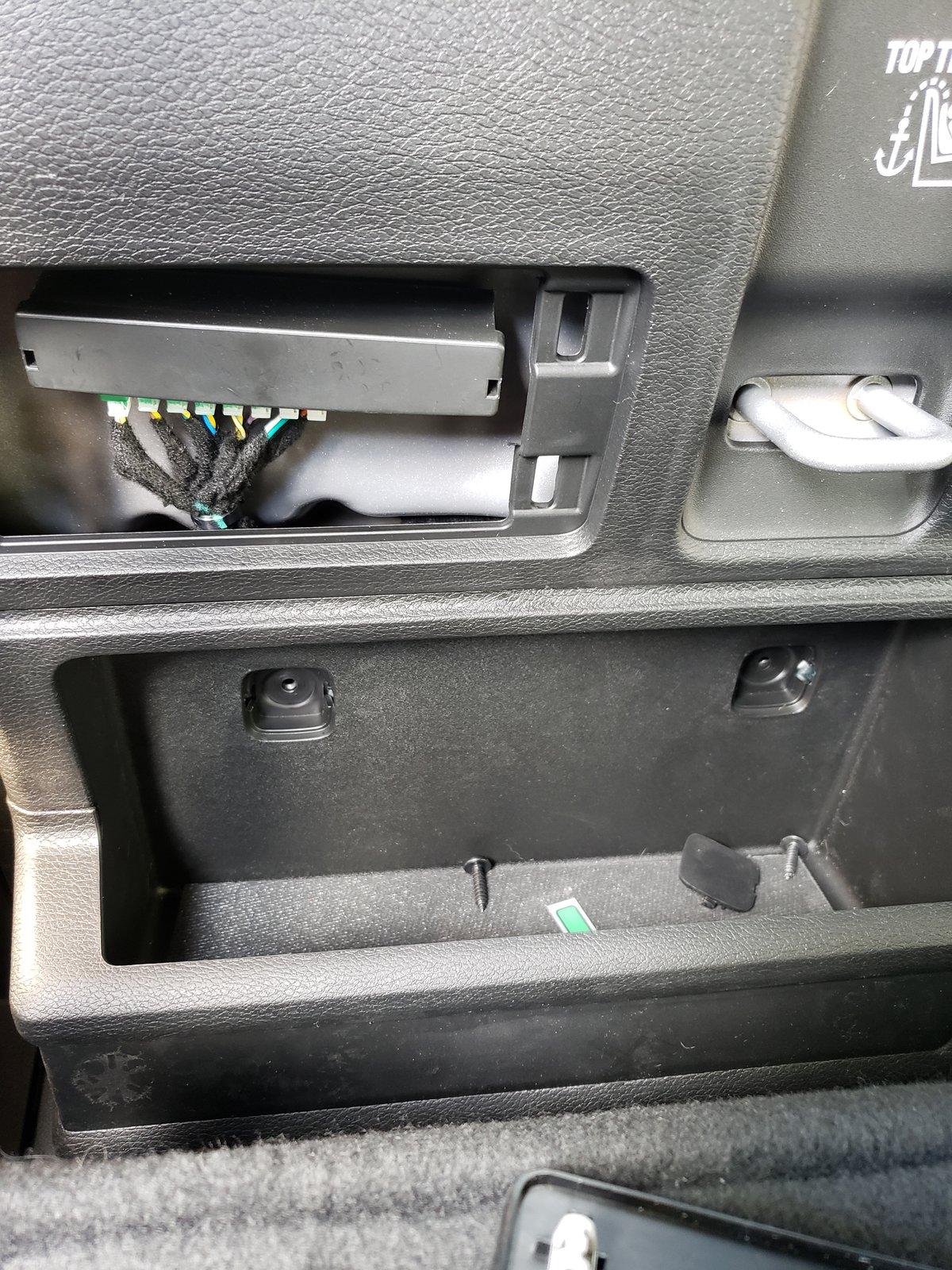 Jeep Gladiator who is getting the bluetooth speaker? 20190605_165804