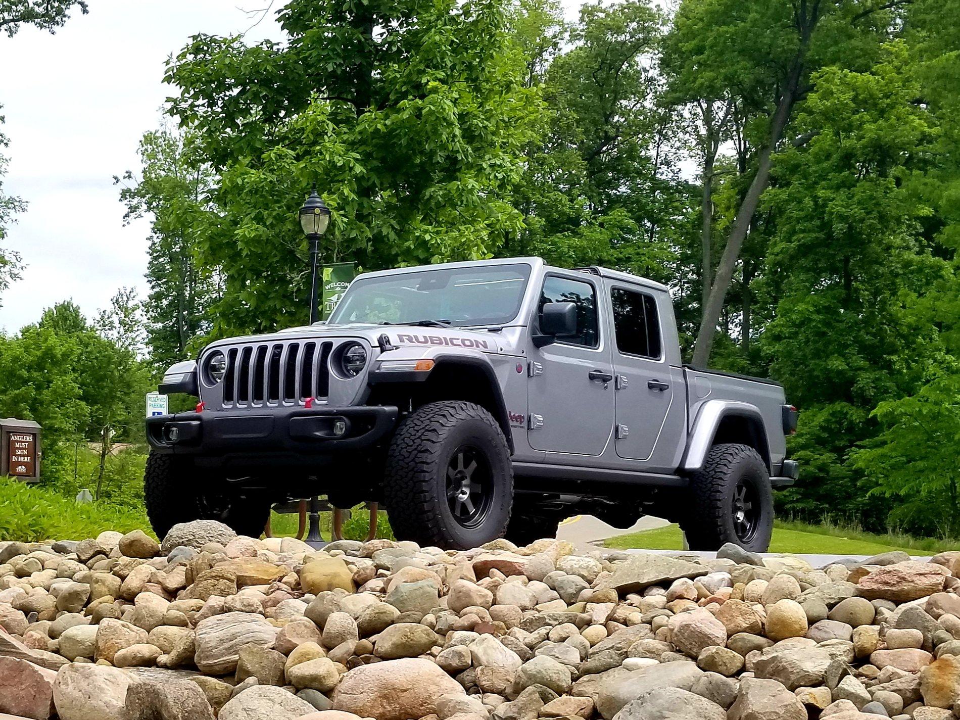 Jeep Gladiator Billet Silver Launch Edition - pics/video/thoughts 20190608_120901