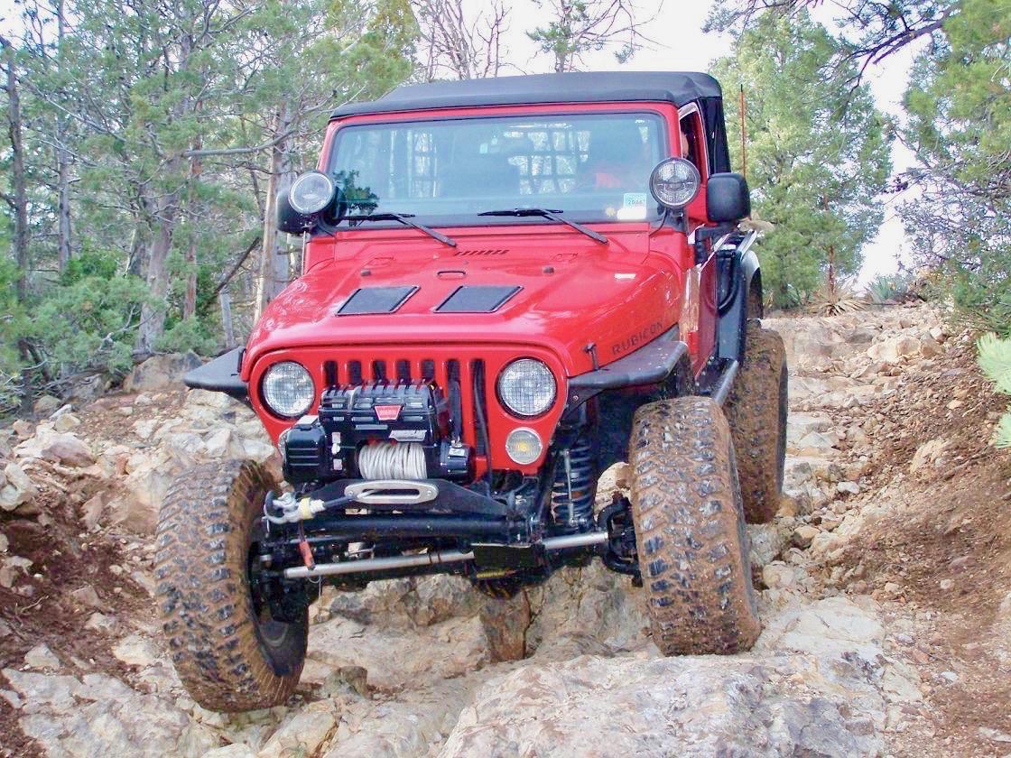Jeep Gladiator Does a lift require a wider stance because of higher center of gravity? Hood vents 2