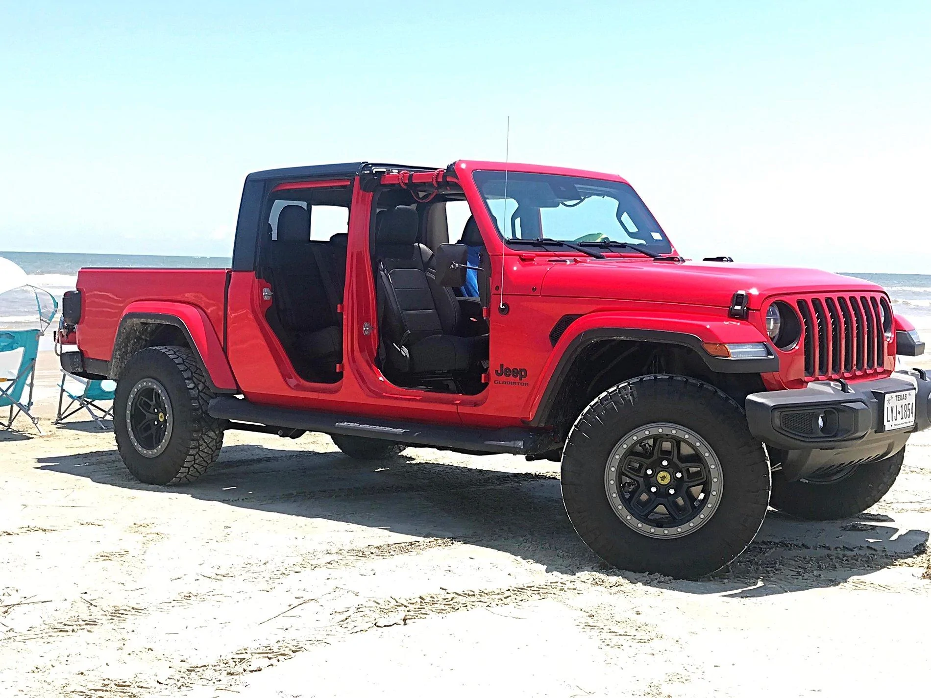 Jeep Gladiator FIRECRACKER RED Gladiator JT Club 502FED7F-835D-43B9-A780-76B6930655FC