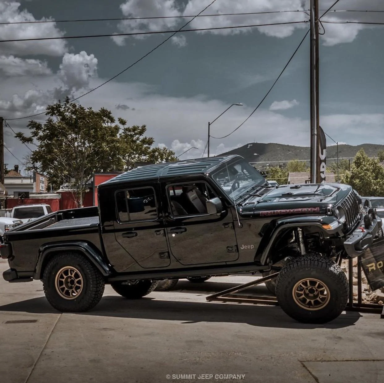 Jeep Gladiator BLACK Gladiator JT Club BAC48409-54A8-459D-A4A5-083B16D3D042
