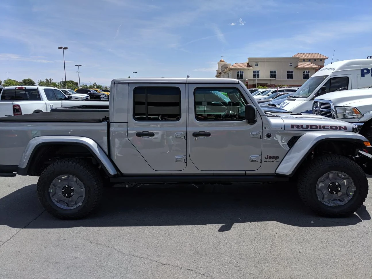 Jeep Gladiator LAUNCH EDITION Gladiator JT Club E5ADEAB2-45CB-475D-A2F7-3C5E99C13300