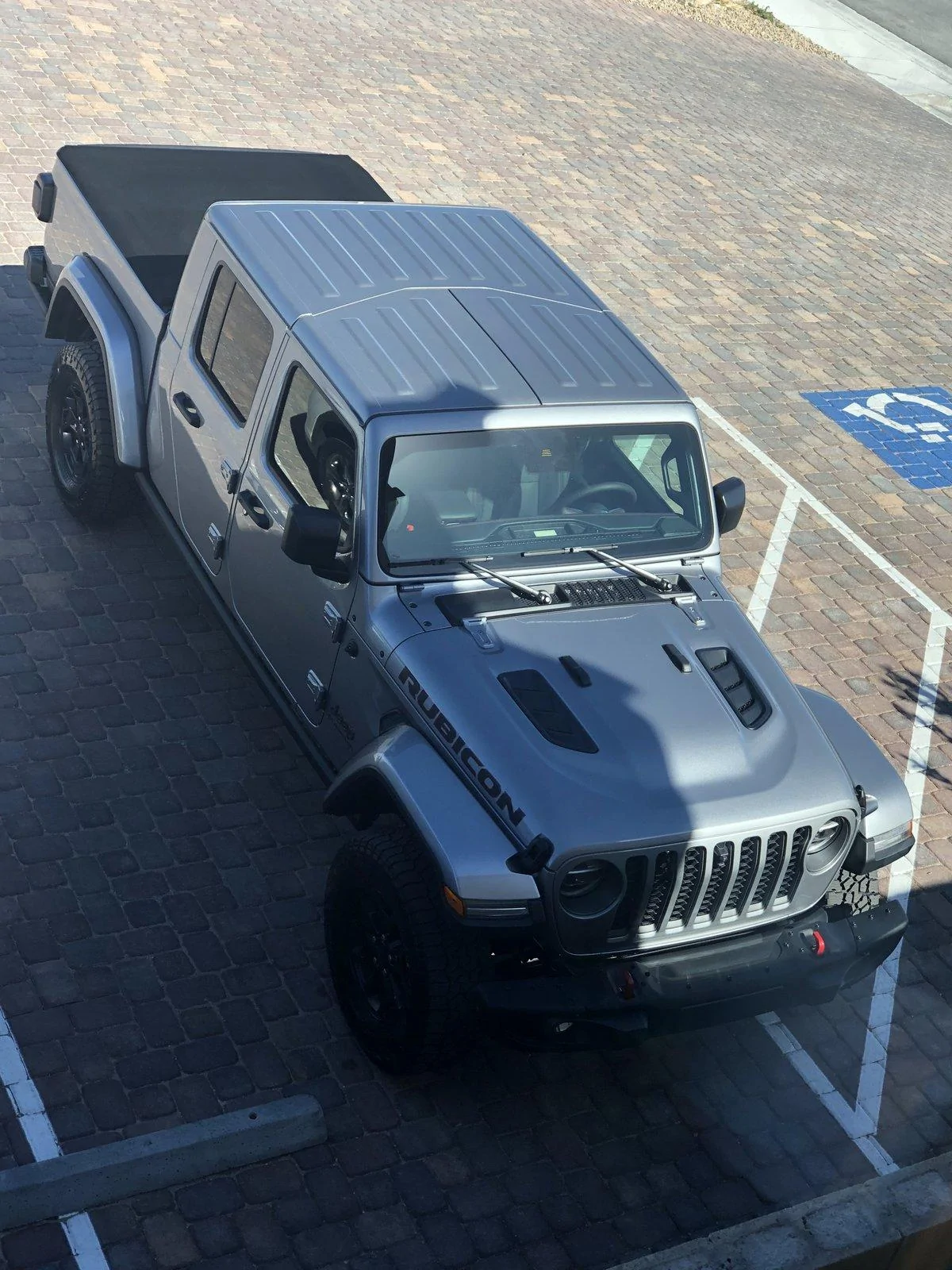 Jeep Gladiator LAUNCH EDITION Gladiator JT Club 80987964-5CE2-43E2-BF9A-DF29EAC96658