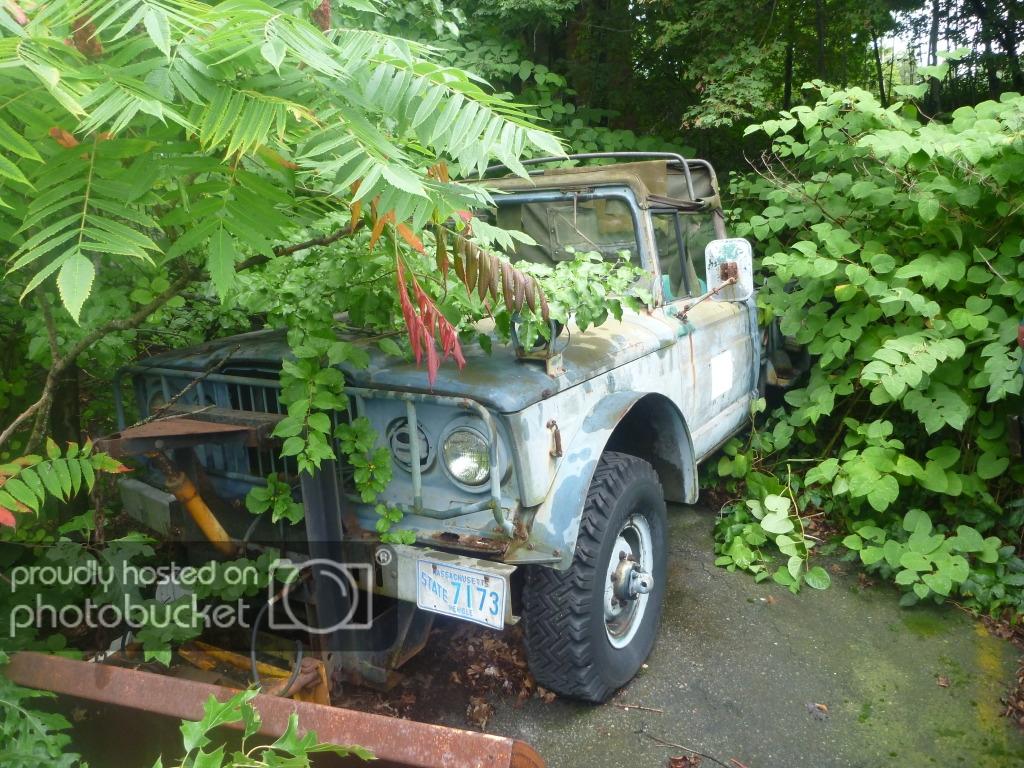 Jeep Gladiator Who steps into and out of their vehicle the same way? fermwall037-1