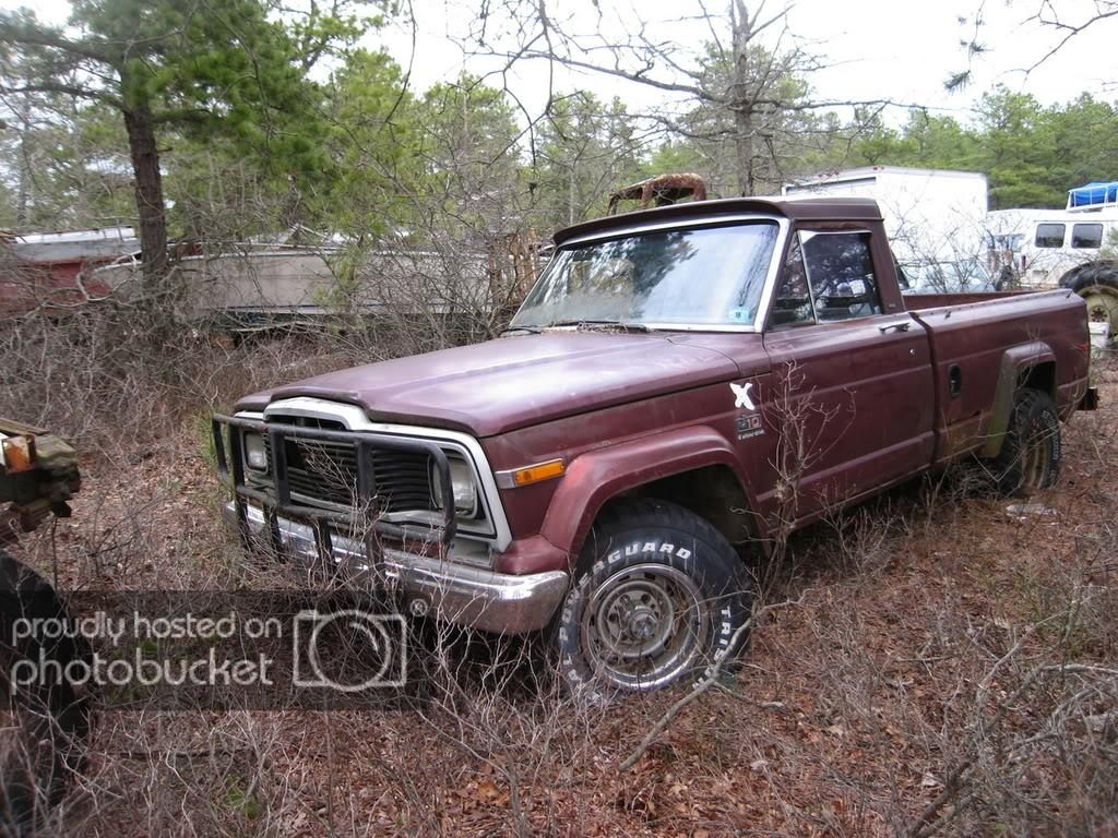 Jeep Gladiator Who steps into and out of their vehicle the same way? JunkYard008