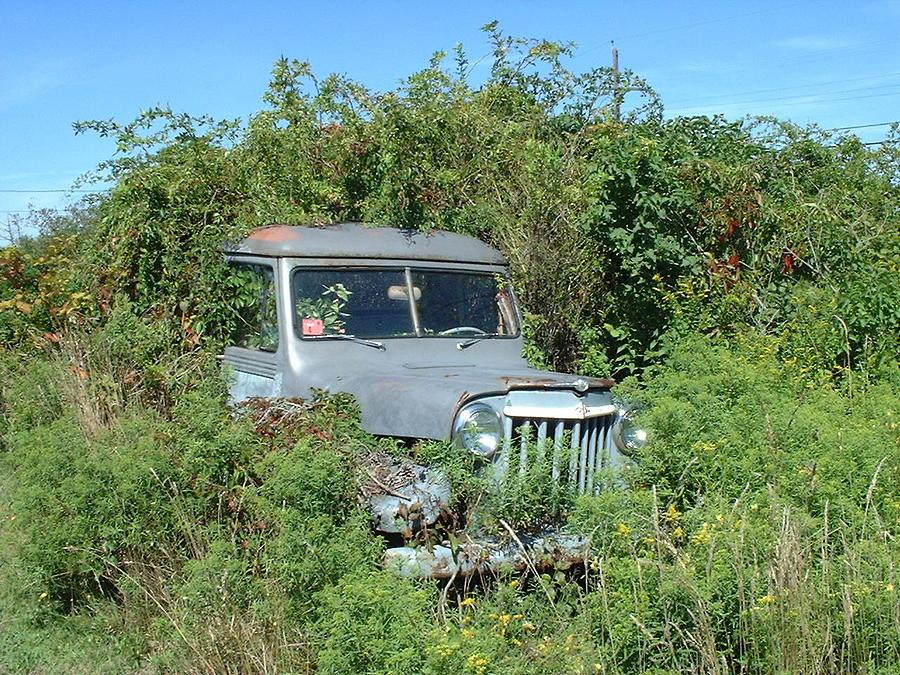 Jeep Gladiator Who steps into and out of their vehicle the same way? abandoned-jeep-joseph-weiss