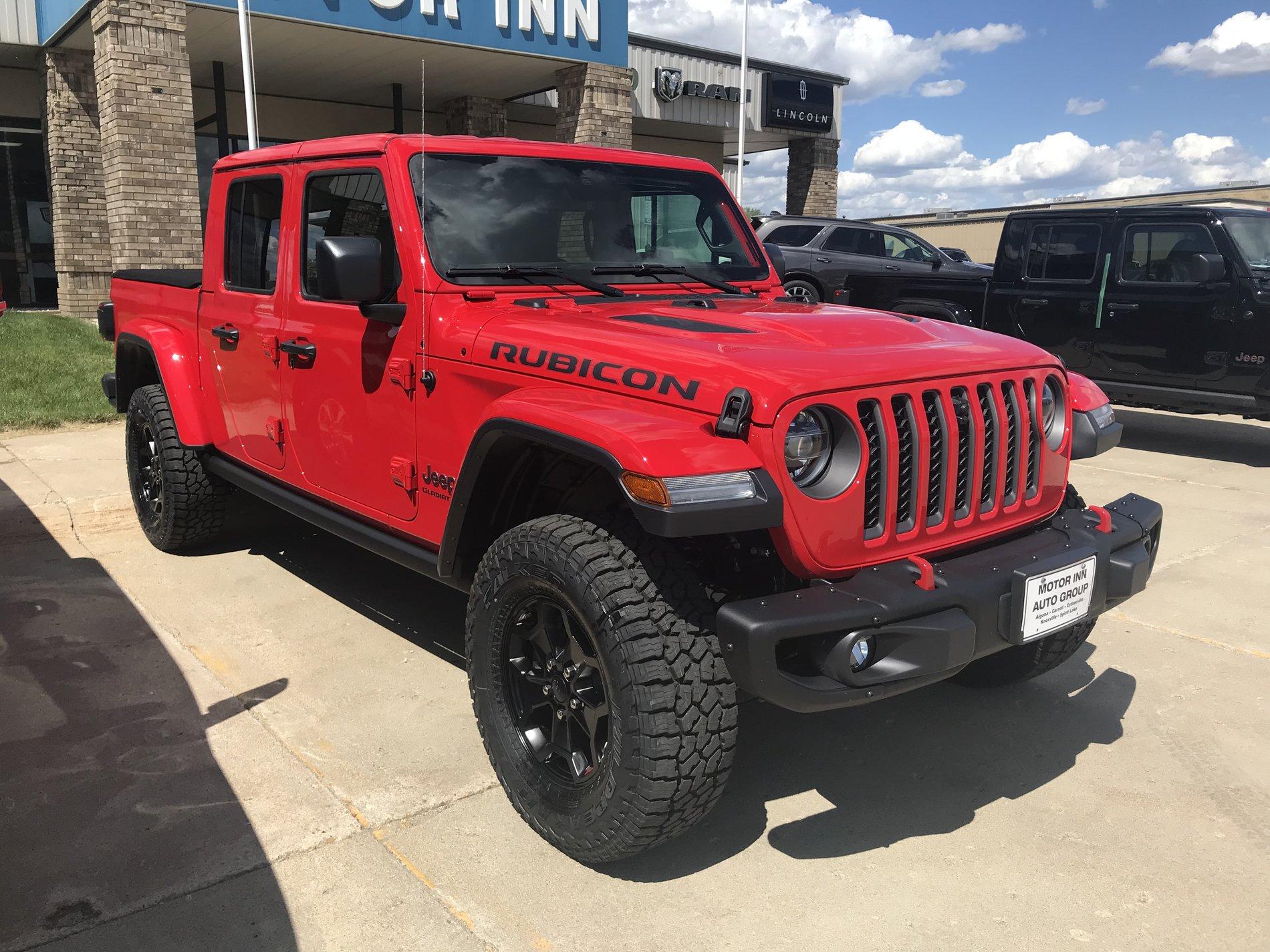 Jeep Gladiator FIRECRACKER RED Gladiator JT Club 5F8E9D26-9639-48B9-A421-3F7E2E957F1B