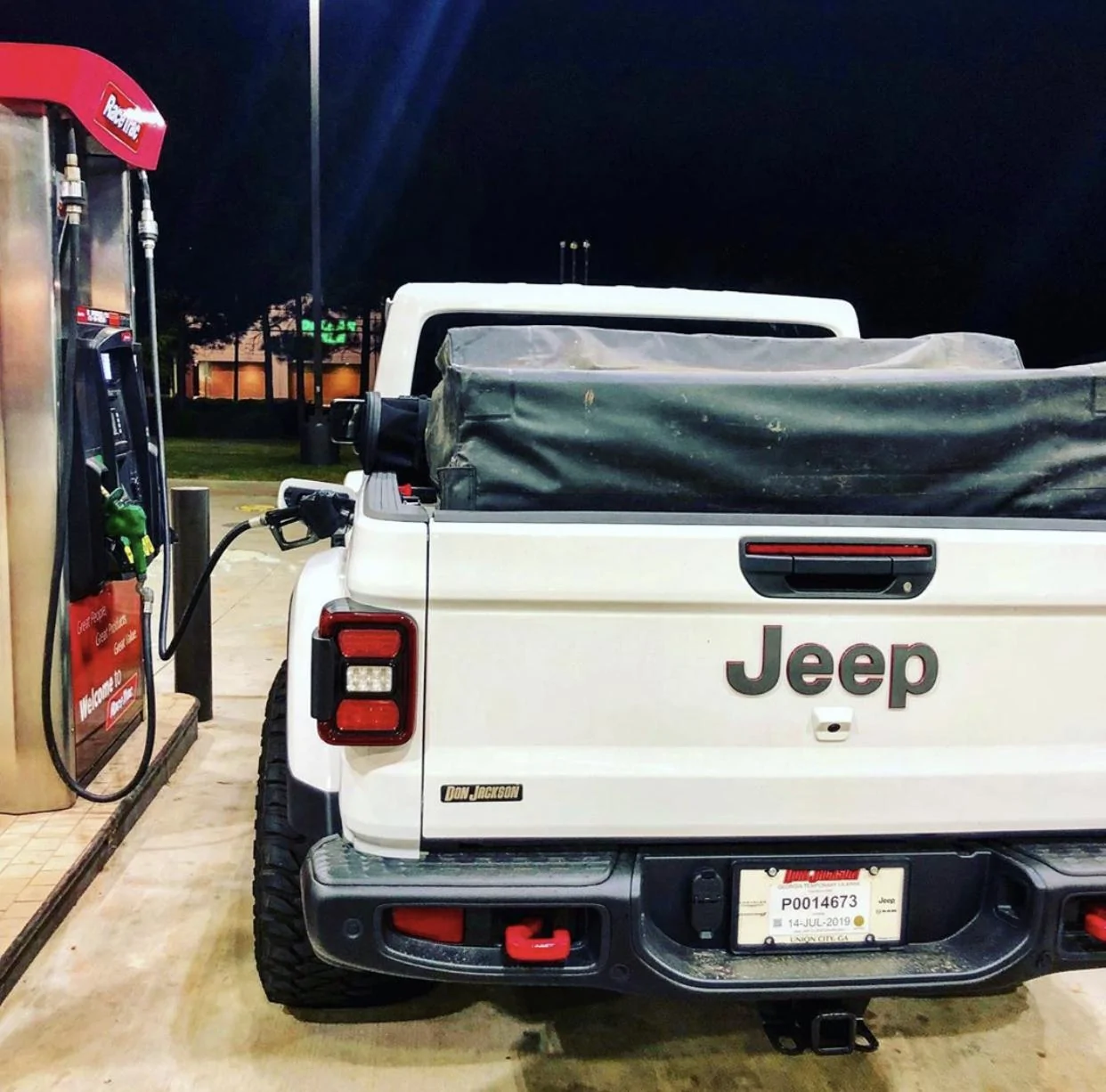 Jeep Gladiator BRIGHT WHITE Gladiator JT Club E570F74D-E9C2-4544-BF97-E0ACD070A1EA
