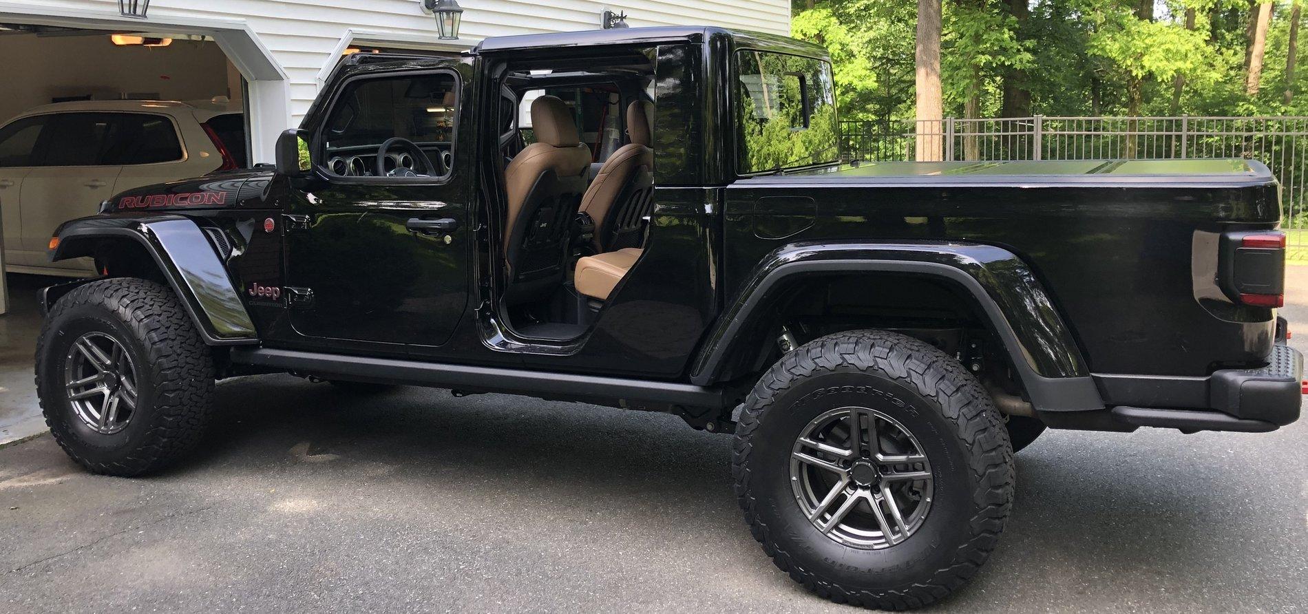 Jeep Gladiator Gladiators on Mopar 2" Lift Kit IMG_3501