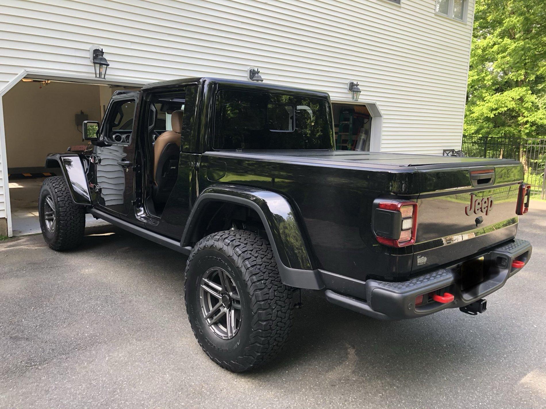 Jeep Gladiator Gladiators on Mopar 2" Lift Kit IMG_3502
