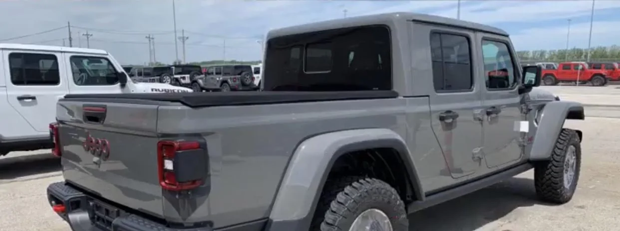 Jeep Gladiator STING GRAY Gladiator JT Club 7617B6DB-1A29-4E7E-91C4-3CB2932907BA