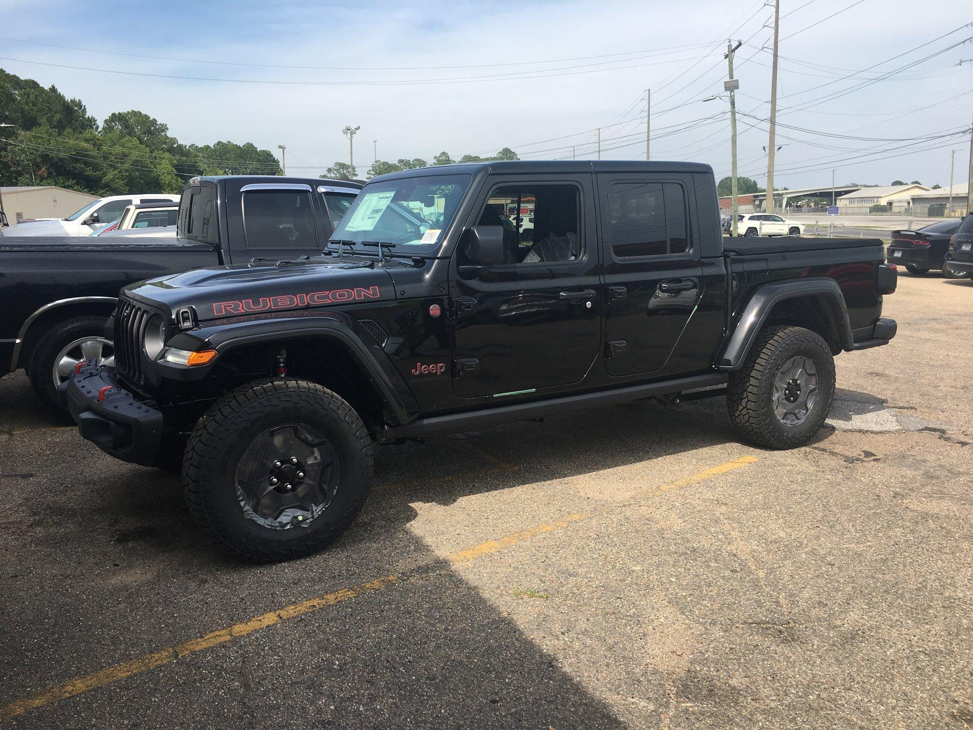 Jeep Gladiator LAUNCH EDITION Gladiator JT Club 8E541E1A-9C90-434C-847A-39072D31DD4D