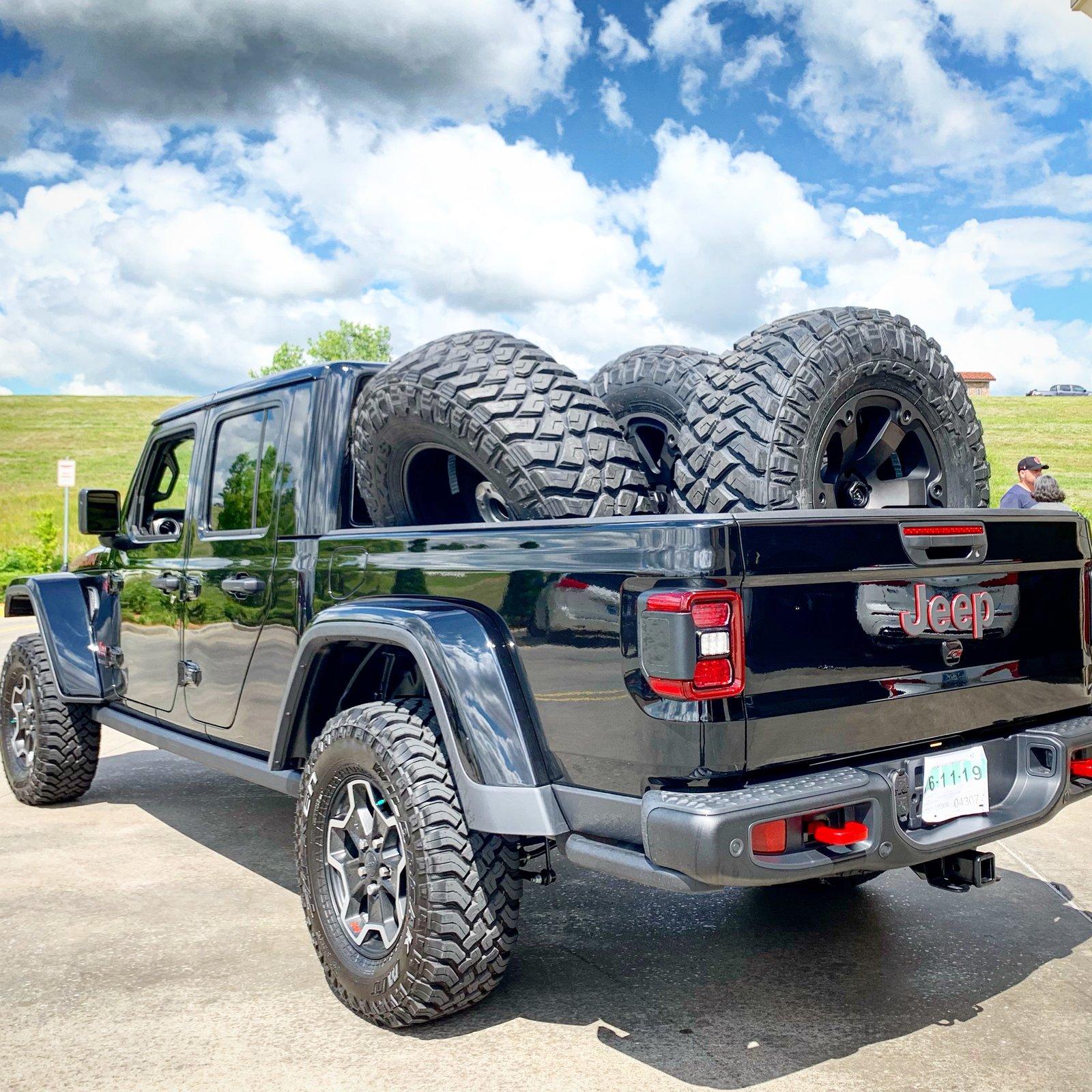 Jeep Gladiator BLACK Gladiator JT Club upload_2019-6-12_21-4-11
