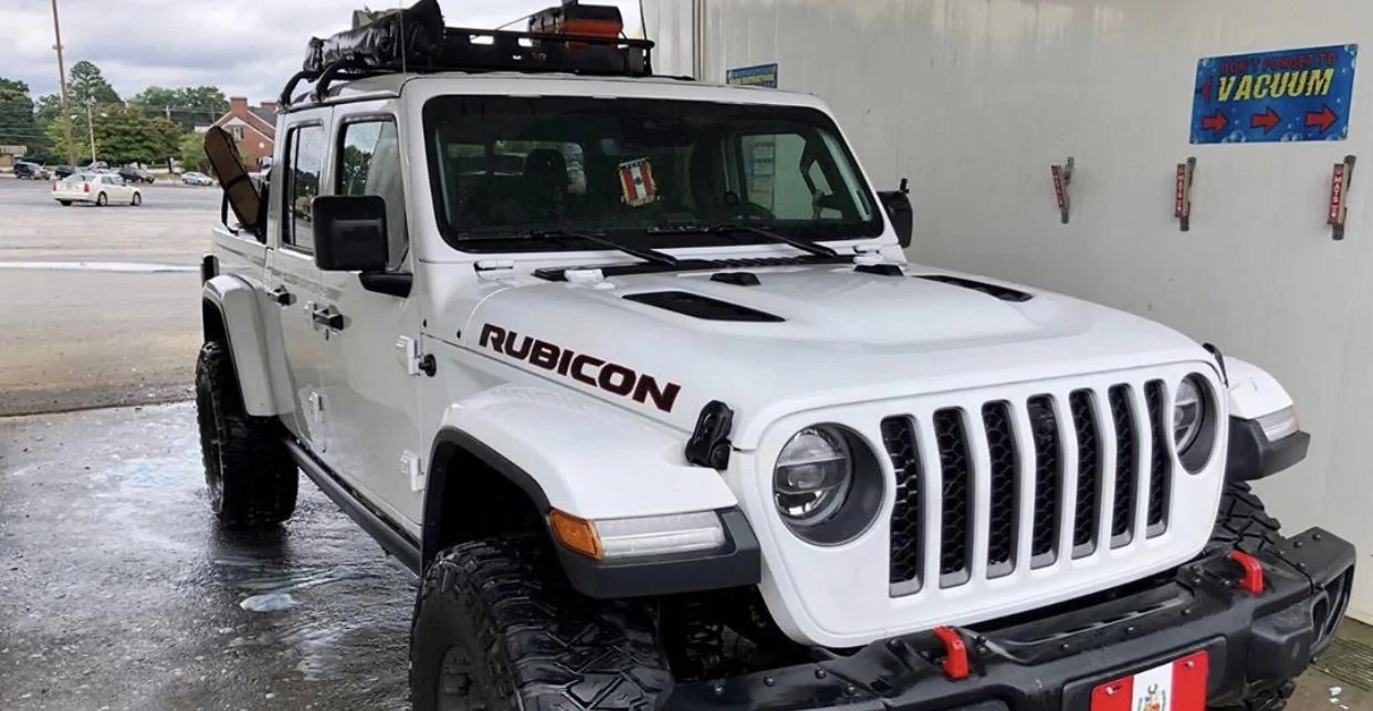 Jeep Gladiator BRIGHT WHITE Gladiator JT Club AD6812FA-79A8-438F-8688-5F00E7011F10