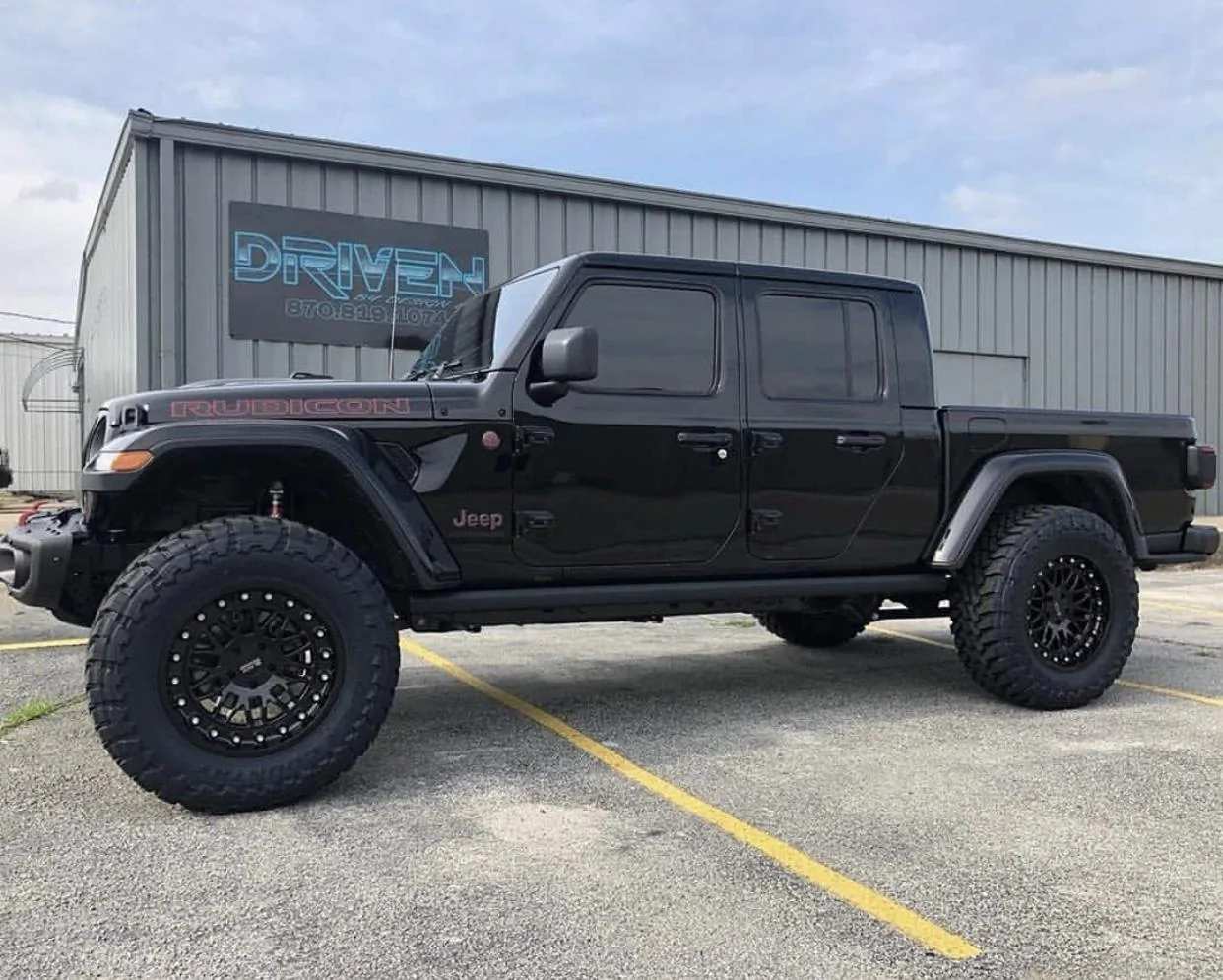 Jeep Gladiator BLACK Gladiator JT Club CC6ACFF9-4983-49CA-8ABA-BB13A17D2111
