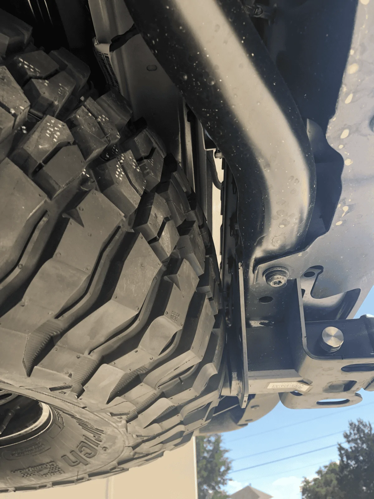 Jeep Gladiator My 37” spare fits in stock location IMG_1974