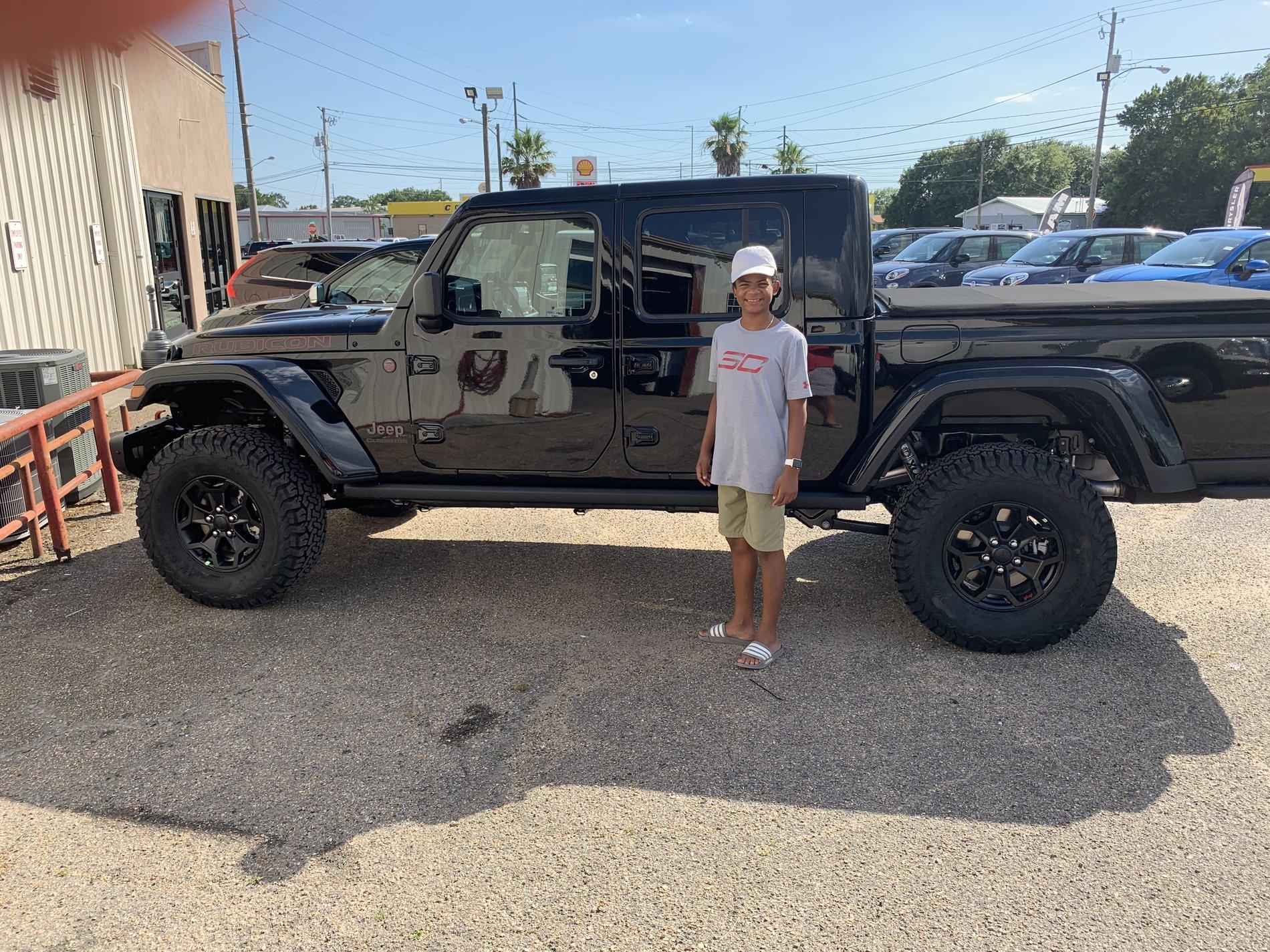 Jeep Gladiator LAUNCH EDITION Gladiator JT Club A52EF82E-A4E2-4264-9B78-2A6B9592C84E
