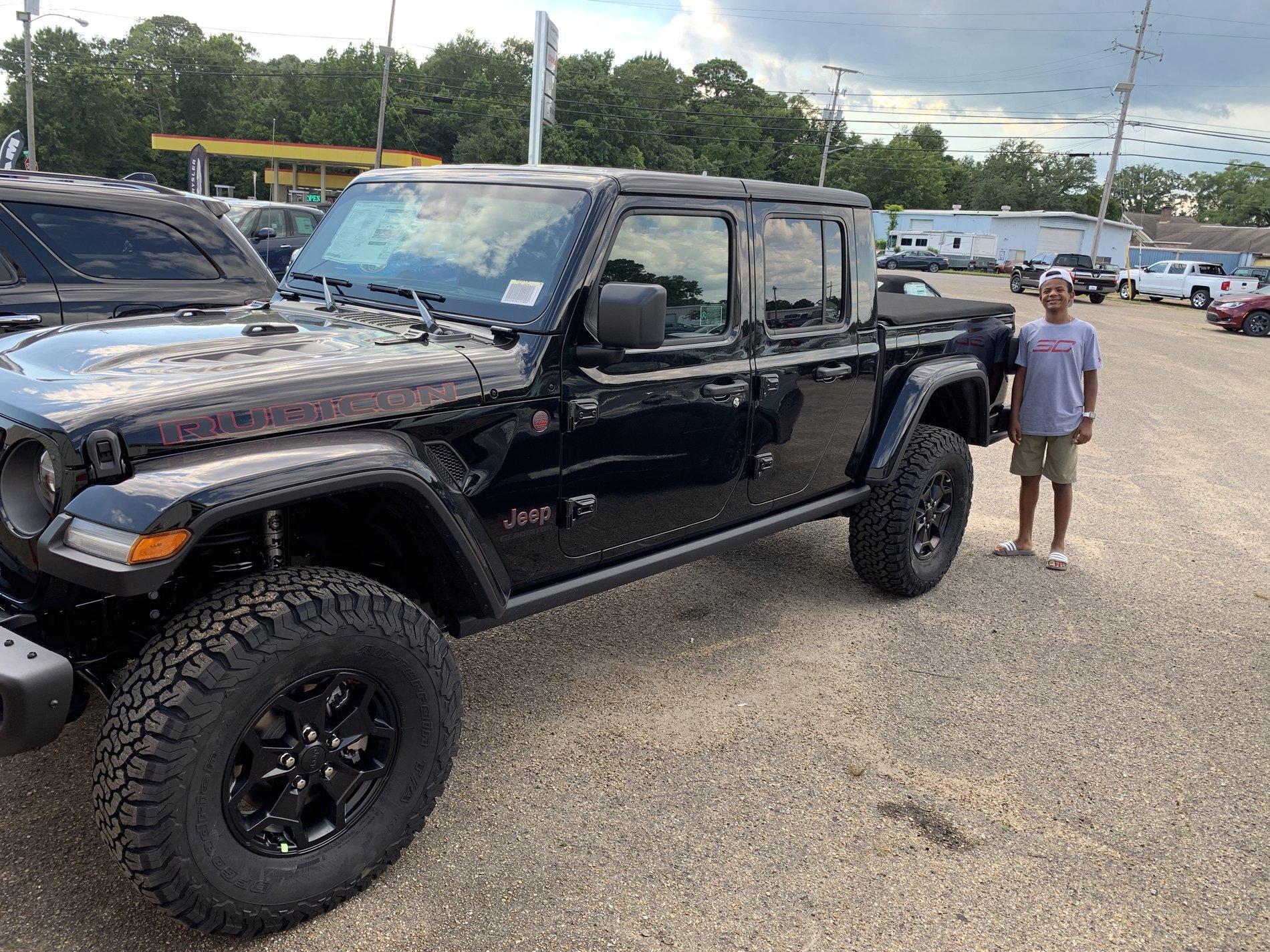 Jeep Gladiator LAUNCH EDITION Gladiator JT Club D7B6CC26-D697-45BC-A1F5-8C5EBEAA9227