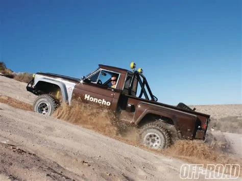 Jeep Gladiator Anyone wish it was called Scrambler? th (35)