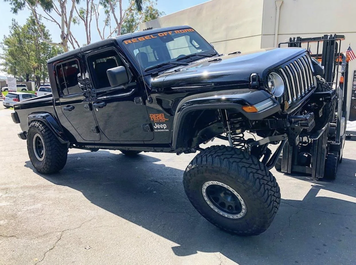 Jeep Gladiator BLACK Gladiator JT Club 793515A8-0D2B-4963-8B59-376C5930FC75