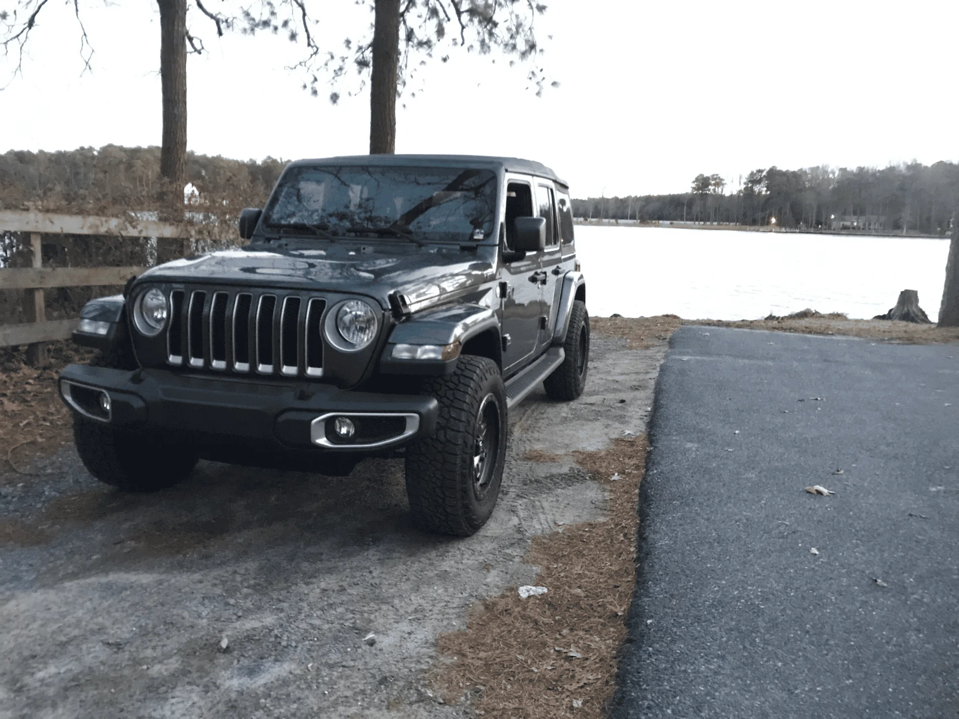 Jeep Gladiator bigger tires on unlifted Sport S upload_2019-6-14_13-15-9