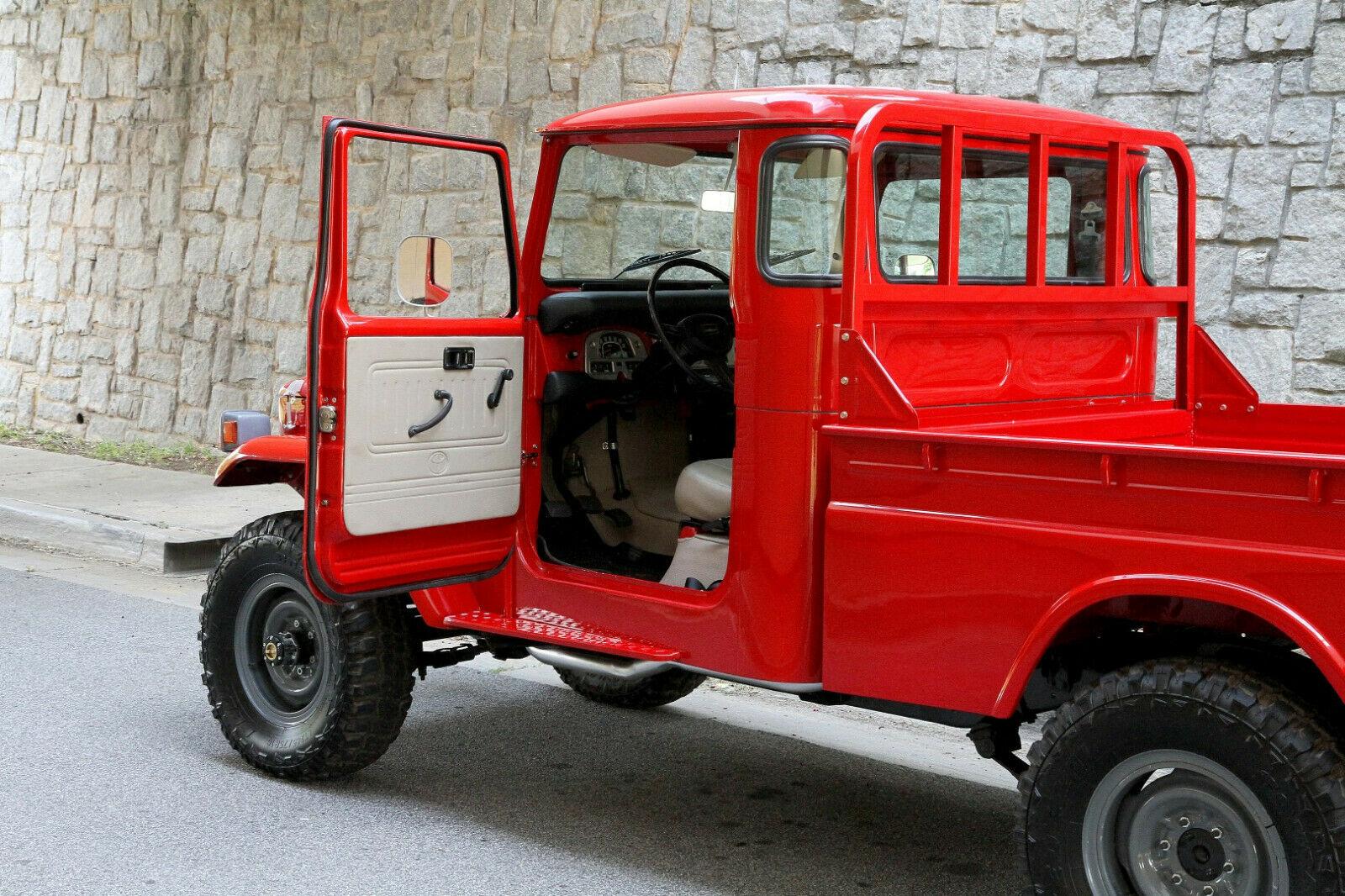 Jeep Gladiator While waiting, check out and drool over this FJ45 6pVIc1D