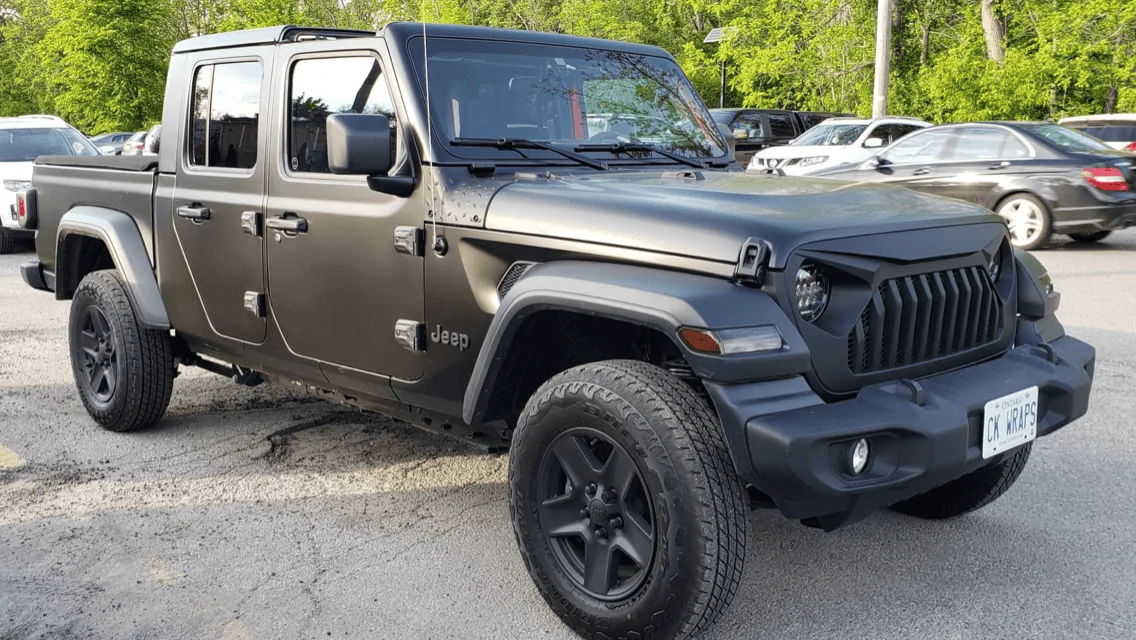 Jeep Gladiator Mean grill or shark grill 9C708732-04DE-405B-92A1-4DFA5813B5D1