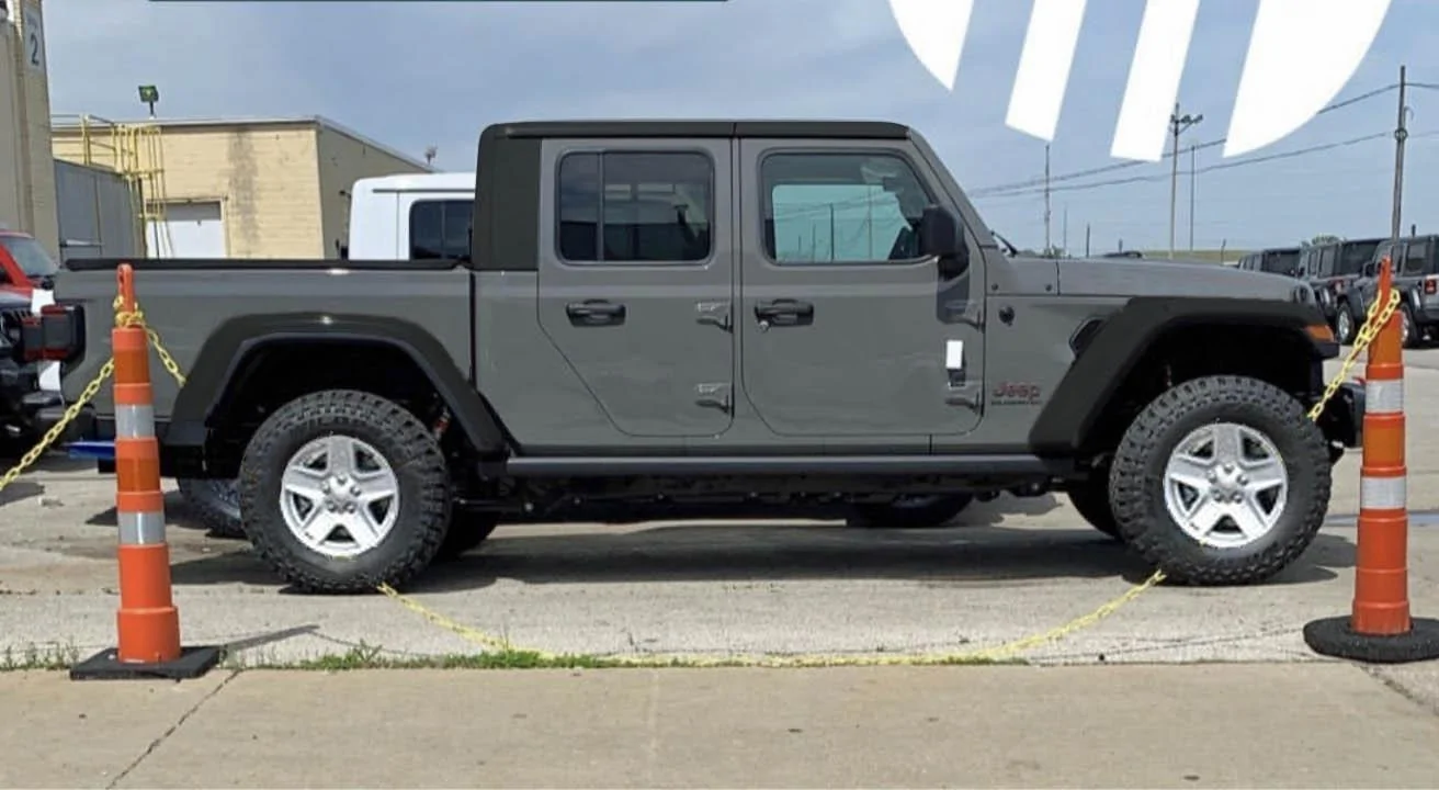 Jeep Gladiator STING GRAY Gladiator JT Club 766348CE-EDF7-46C0-A764-1ACE4A488755