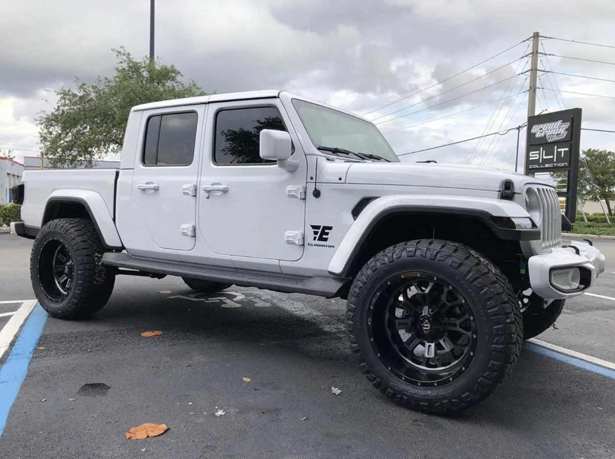 Jeep Gladiator BRIGHT WHITE Gladiator JT Club F534A262-BD5B-4D83-8076-E25F79C4148D