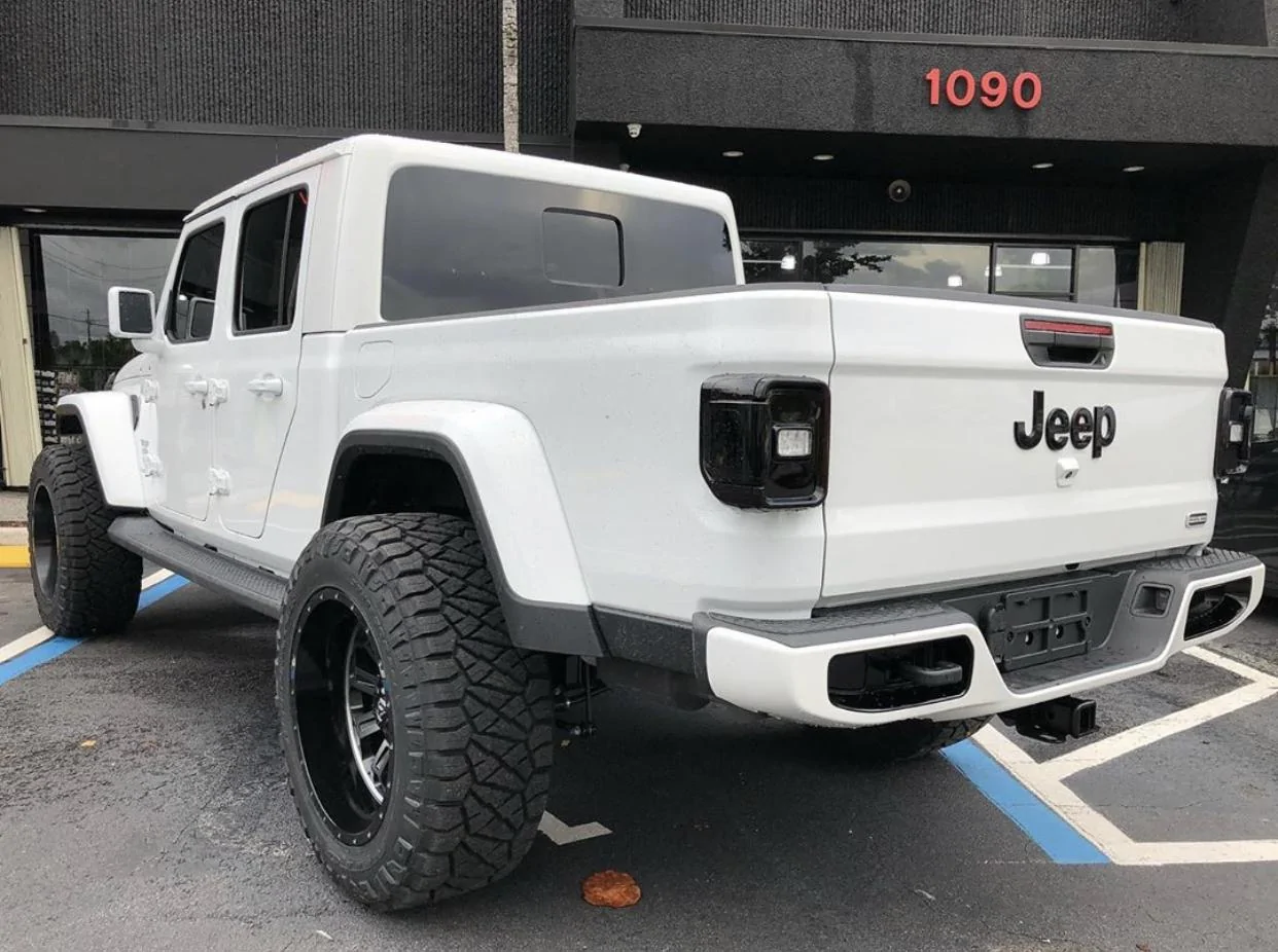 Jeep Gladiator BRIGHT WHITE Gladiator JT Club D947C096-6F38-4E3F-ACF1-4E071ABD4AE7