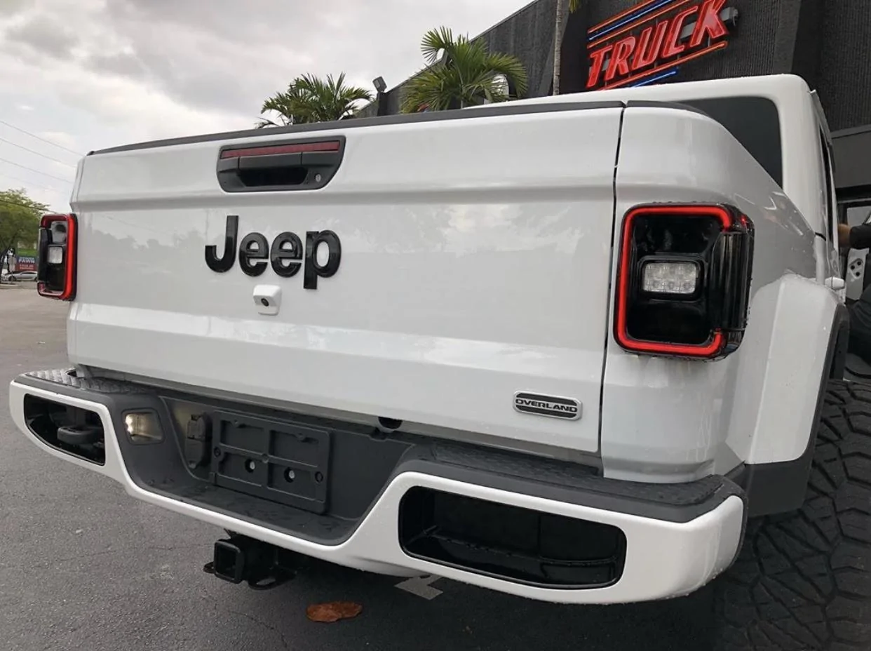 Jeep Gladiator BRIGHT WHITE Gladiator JT Club 150ECC24-653E-421D-82BD-D851FA533BAC