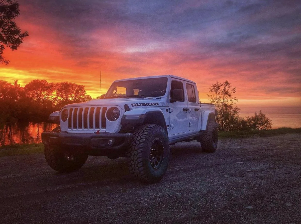 Jeep Gladiator BRIGHT WHITE Gladiator JT Club 9F001166-52F6-4527-8114-C9DE27C5773D
